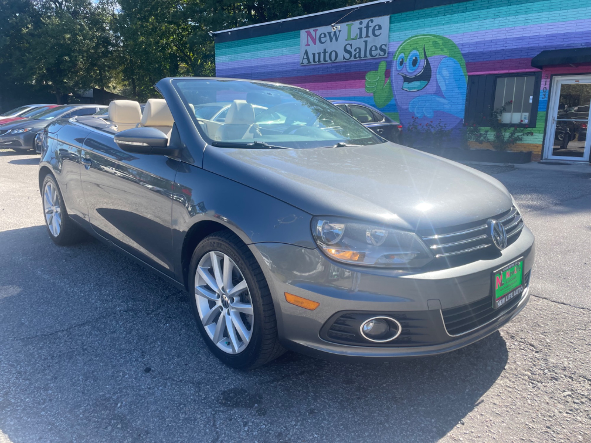 photo of 2012 VOLKSWAGEN EOS KOMFORT - Sunroof AND Convertible! Clean CarFax!!