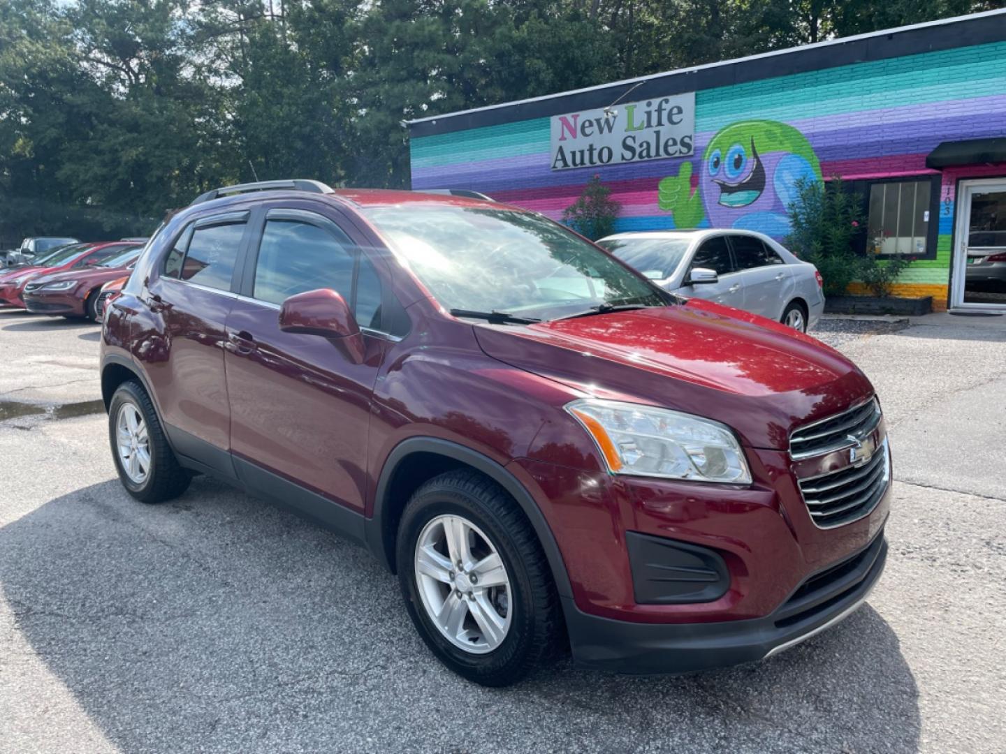 2016 RED CHEVROLET TRAX 1LT (3GNCJLSB5GL) with an 1.4L engine, Automatic transmission, located at 5103 Dorchester Rd., Charleston, SC, 29418-5607, (843) 767-1122, 36.245171, -115.228050 - Clean & comfortable interior equipped with AUX/USB/Bluetooth, Backup Camera, Power Windows, Power Locks, Power Mirrors, Spacious Cargo, Alloy Wheels. Clean CarFax (no accidents reported!) 123k miles Located at New Life Auto Sales! 2018-2023 Top 5 Finalist for Charleston City Paper's BEST PLACE TO B - Photo#0