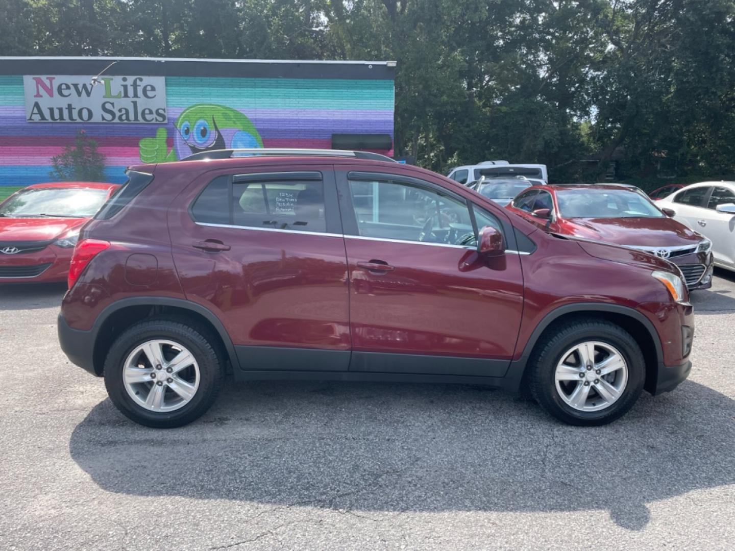 2016 RED CHEVROLET TRAX 1LT (3GNCJLSB5GL) with an 1.4L engine, Automatic transmission, located at 5103 Dorchester Rd., Charleston, SC, 29418-5607, (843) 767-1122, 36.245171, -115.228050 - Clean & comfortable interior equipped with AUX/USB/Bluetooth, Backup Camera, Power Windows, Power Locks, Power Mirrors, Spacious Cargo, Alloy Wheels. Clean CarFax (no accidents reported!) 123k miles Located at New Life Auto Sales! 2018-2023 Top 5 Finalist for Charleston City Paper's BEST PLACE TO B - Photo#7