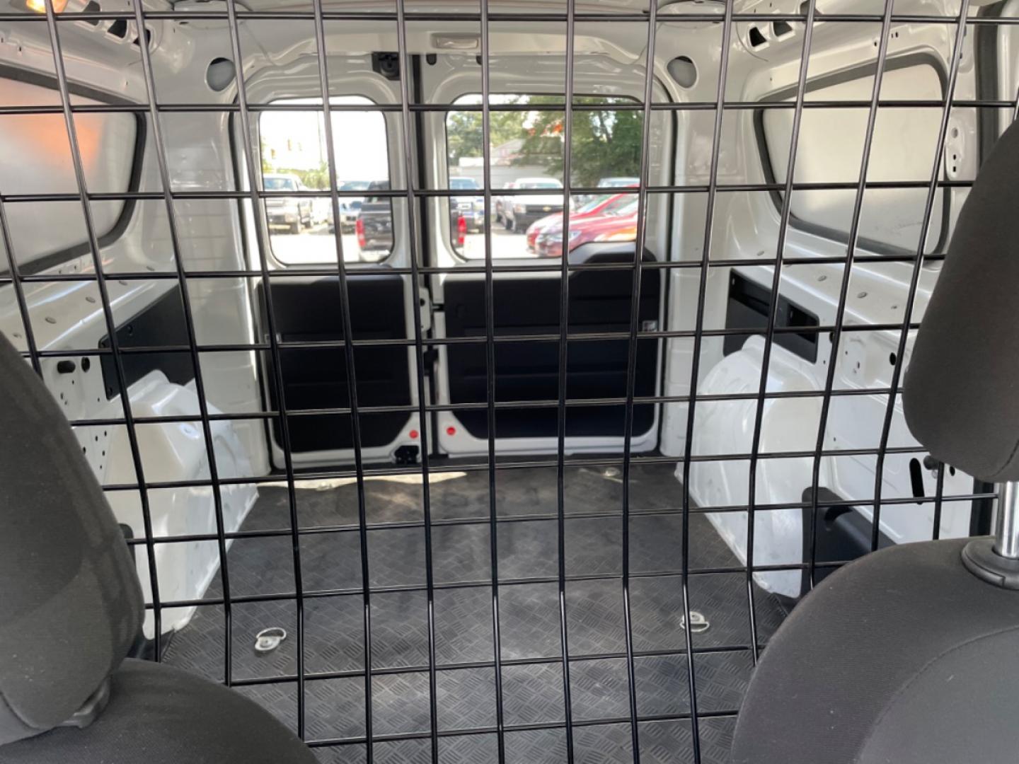 2017 WHITE RAM PROMASTER CITY SLT (ZFBERFBBXH6) with an 2.4L engine, Automatic transmission, located at 5103 Dorchester Rd., Charleston, SC, 29418-5607, (843) 767-1122, 36.245171, -115.228050 - Photo#10