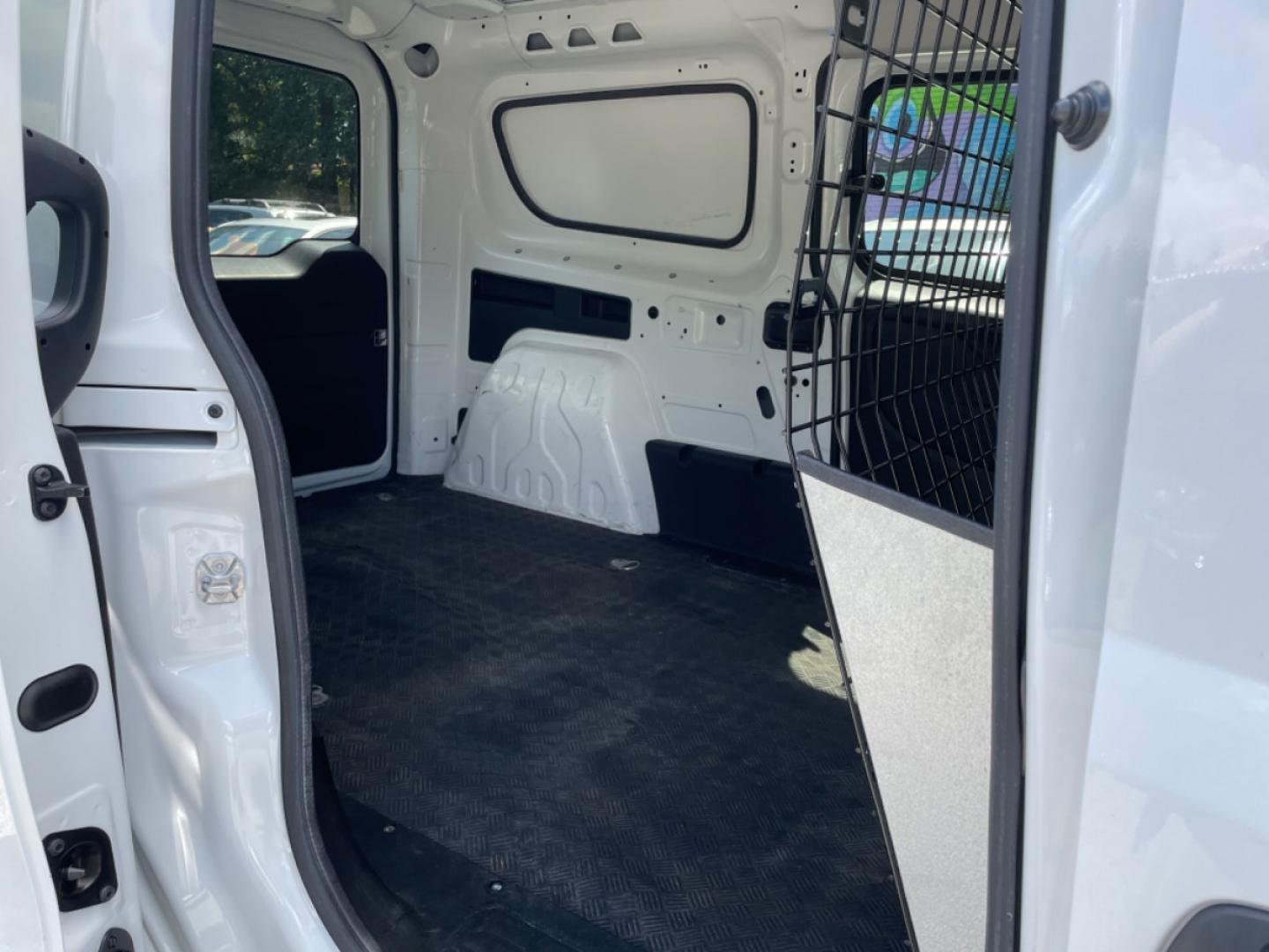 2017 WHITE RAM PROMASTER CITY SLT (ZFBERFBBXH6) with an 2.4L engine, Automatic transmission, located at 5103 Dorchester Rd., Charleston, SC, 29418-5607, (843) 767-1122, 36.245171, -115.228050 - Photo#11