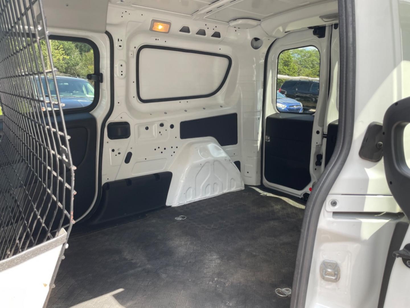 2017 WHITE RAM PROMASTER CITY SLT (ZFBERFBBXH6) with an 2.4L engine, Automatic transmission, located at 5103 Dorchester Rd., Charleston, SC, 29418-5607, (843) 767-1122, 36.245171, -115.228050 - Photo#13