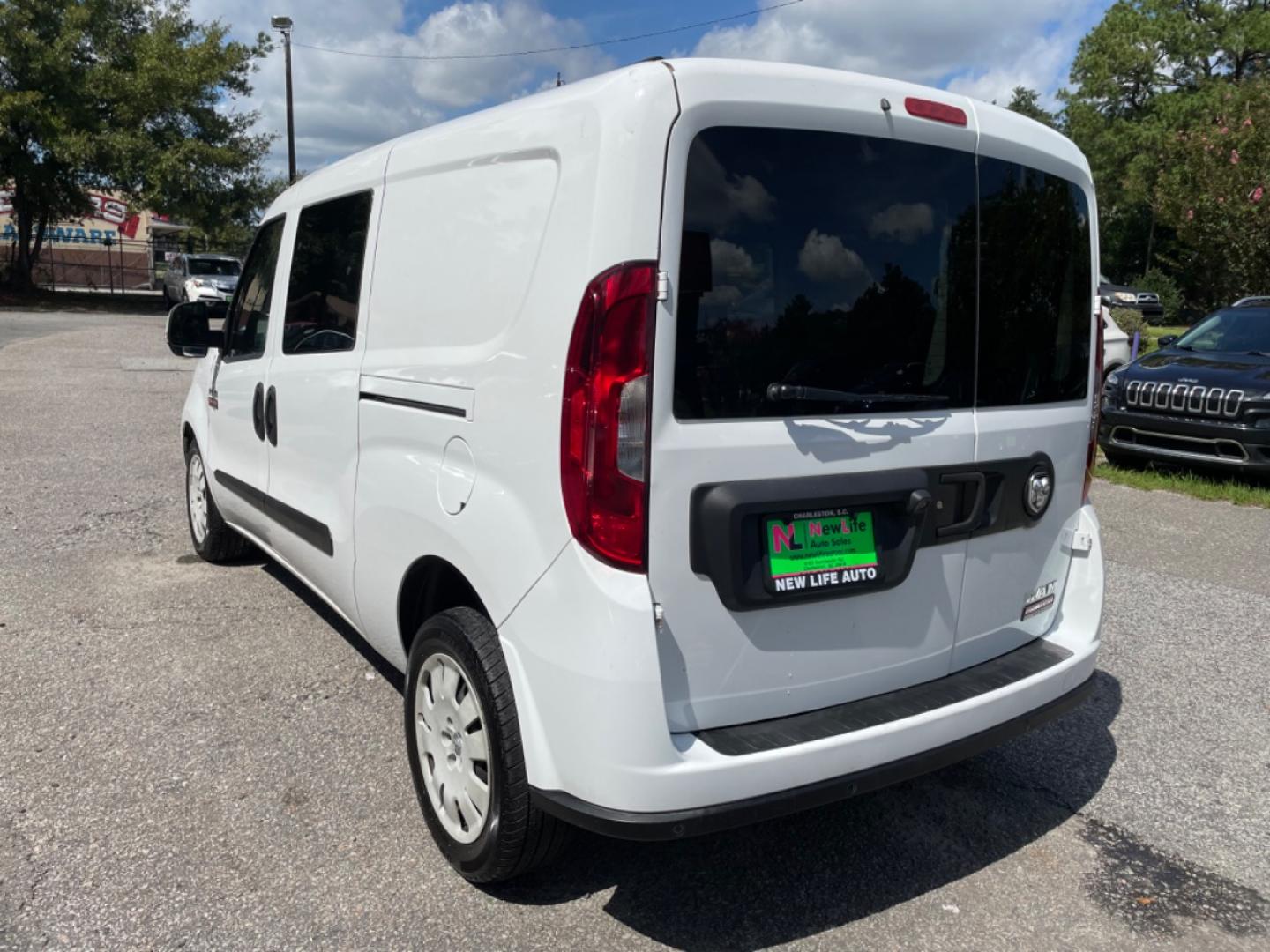 2017 WHITE RAM PROMASTER CITY SLT (ZFBERFBBXH6) with an 2.4L engine, Automatic transmission, located at 5103 Dorchester Rd., Charleston, SC, 29418-5607, (843) 767-1122, 36.245171, -115.228050 - Photo#4