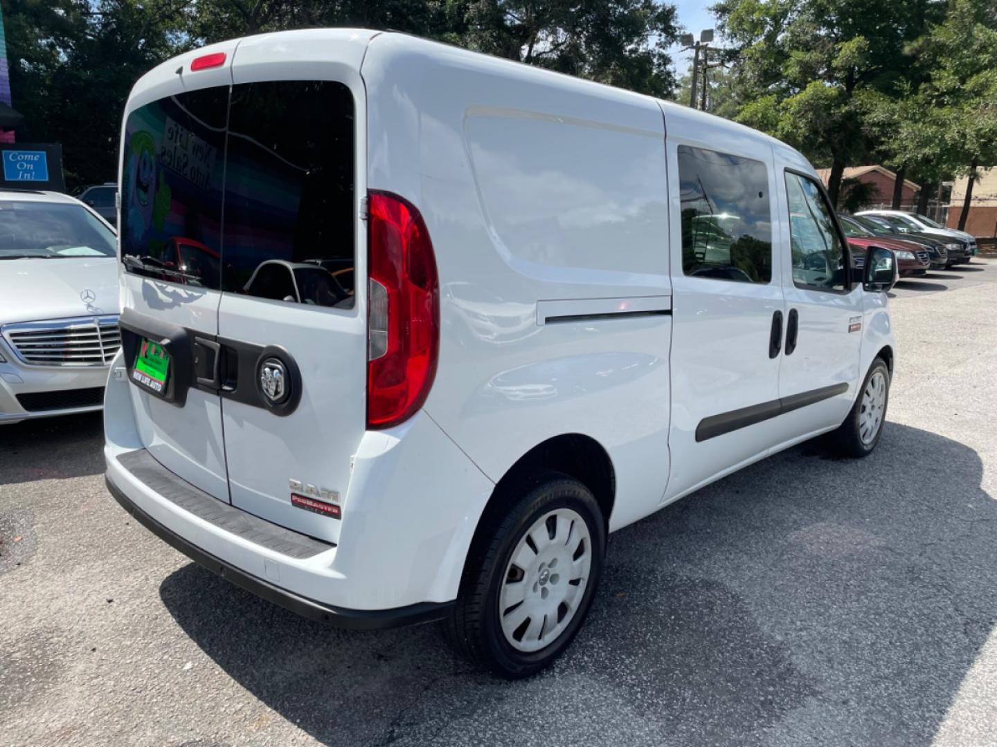 2017 WHITE RAM PROMASTER CITY SLT (ZFBERFBBXH6) with an 2.4L engine, Automatic transmission, located at 5103 Dorchester Rd., Charleston, SC, 29418-5607, (843) 767-1122, 36.245171, -115.228050 - Photo#6