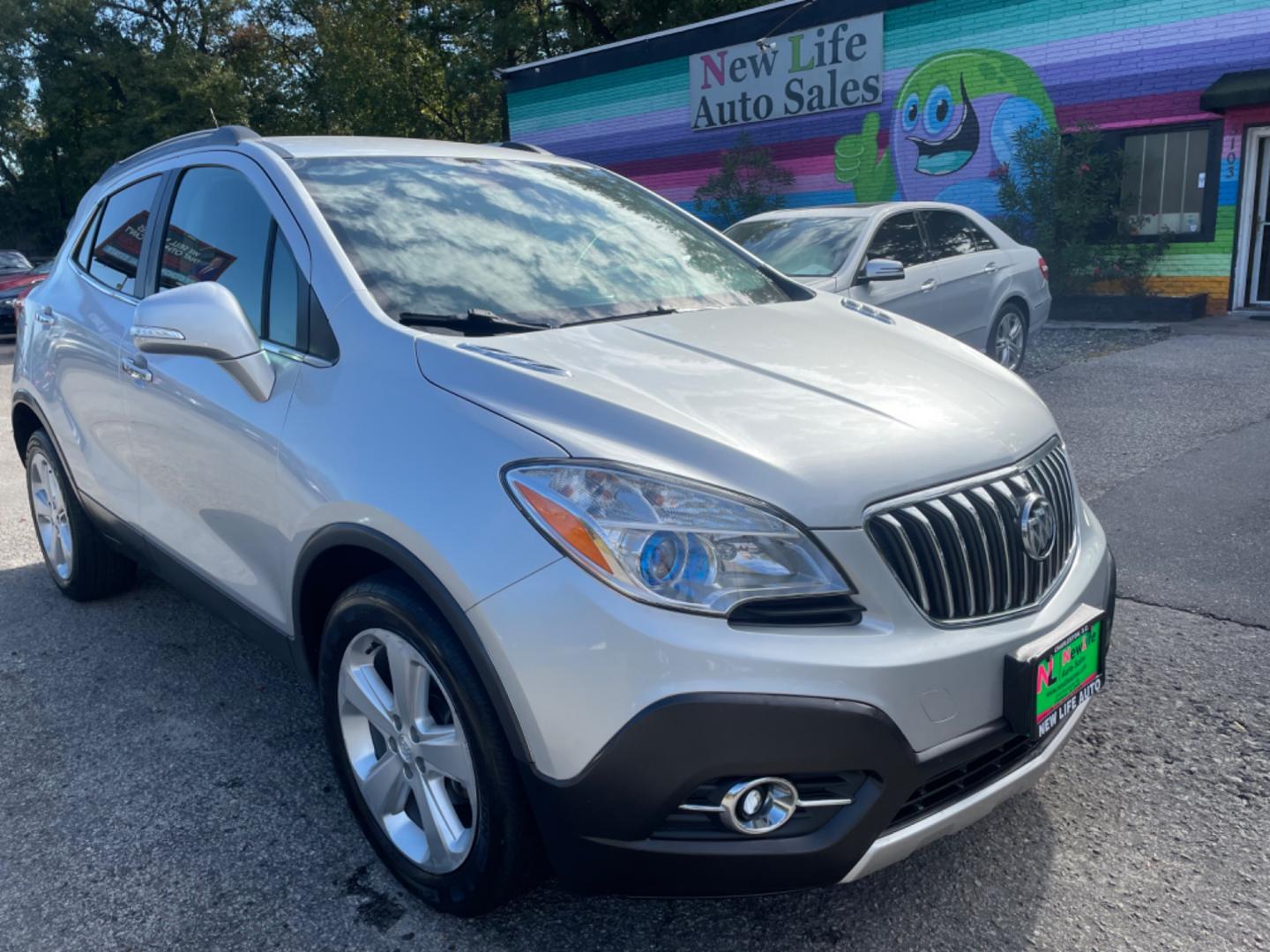 2015 SILVER BUICK ENCORE (KL4CJCSB6FB) with an 1.4L engine, Automatic transmission, located at 5103 Dorchester Rd., Charleston, SC, 29418-5607, (843) 767-1122, 36.245171, -115.228050 - Clean CarFax (no accidents reported!) Clean interior well equipped with with Leather, CD/AUX/Sat/Bluetooth, Power Everything (windows, locks, seats, mirrors), Heated/Memory Seating, Keyless Entry, Alloy Wheels. Local Trade-in!! 105k miles Located at New Life Auto Sales! 2023 WINNER for Post & Couri - Photo#0