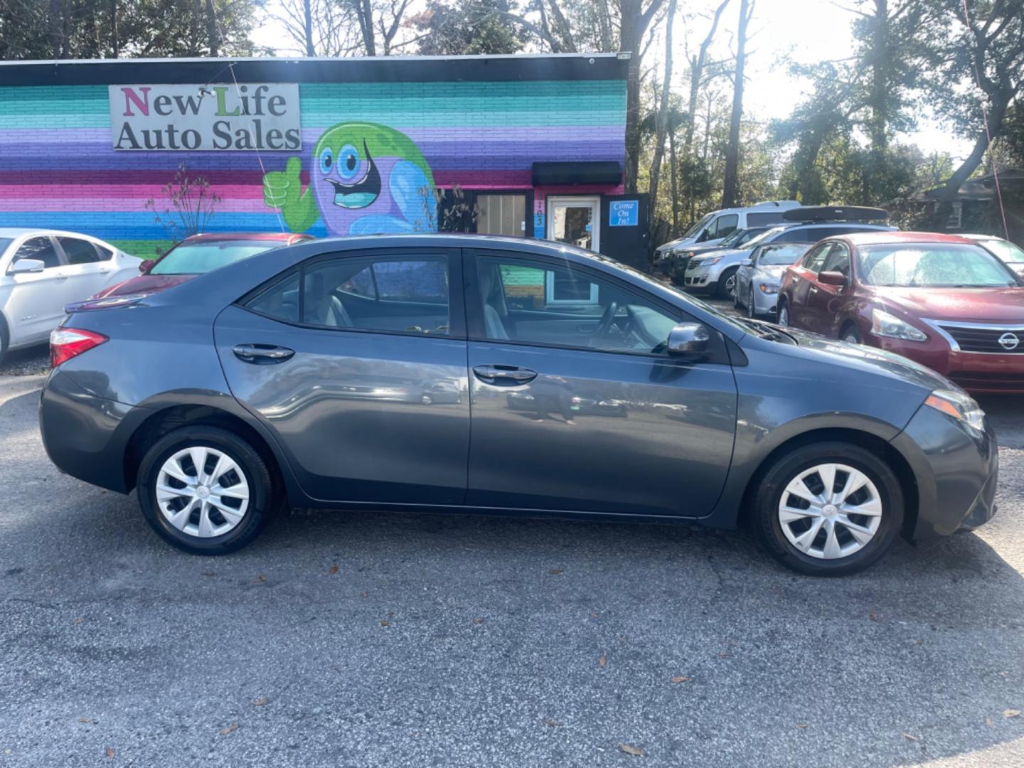 2015 GRAY TOYOTA COROLLA ECO (2T1BPRHE5FC) with an 1.8L engine, Continuously Variable transmission, located at 5103 Dorchester Rd., Charleston, SC, 29418-5607, (843) 767-1122, 36.245171, -115.228050 - Comfortable interior with CD/AUX/Bluetooth, Backup Camera, Power Windows, Powe Locks, Power Mirrors, Keyless Entry. Clean CarFax (no accidents reported!) 148k miles Located at New Life Auto Sales! 2023 WINNER for Post & Courier's Charleston's Choice Pre-owned Car Dealer AND 2018-2024 Top 5 Finalist - Photo#7