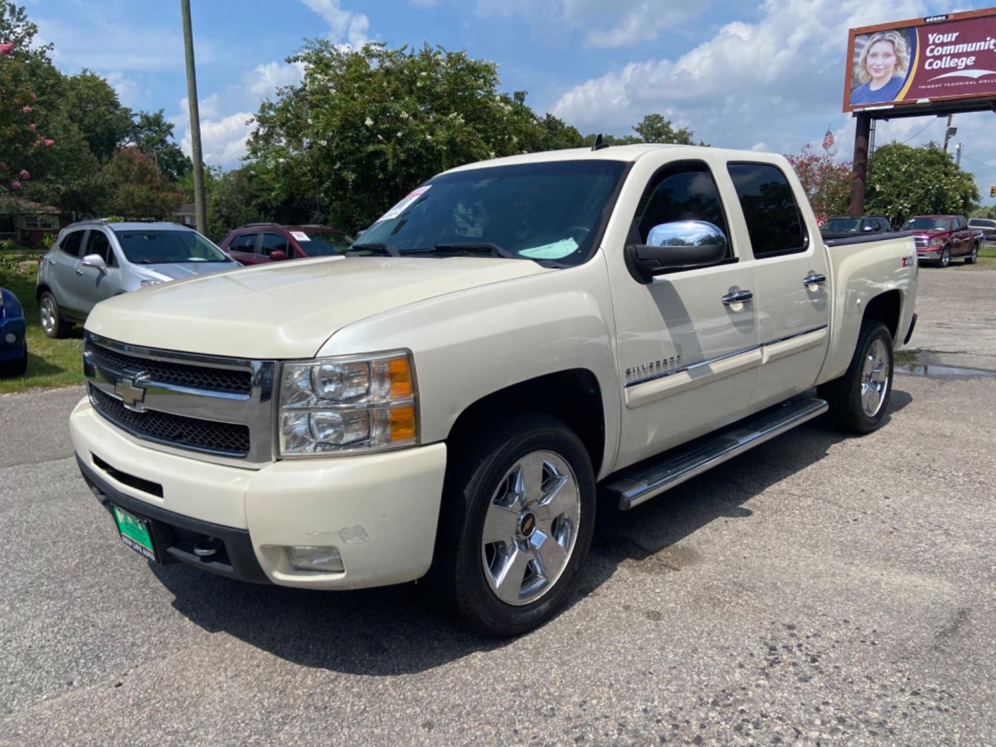 2011 WHITE CHEVROLET SILVERADO 1500 LTZ (3GCPKTE35BG) with an 5.3L engine, Automatic transmission, located at 5103 Dorchester Rd., Charleston, SC, 29418-5607, (843) 767-1122, 36.245171, -115.228050 - Leather, Sunroof, CD/AUX, OnStar, Dual Climate Control, Power Everything (windows, locks, seats, mirrors), Memory/Heated Seating, All-weather Mats, Keyless Entry, Running Boards, Tow Package, Chrome Wheels. Local Trade-in!! 164k miles Located at New Life Auto Sales! 2023 WINNER for Post & Courier's - Photo#5