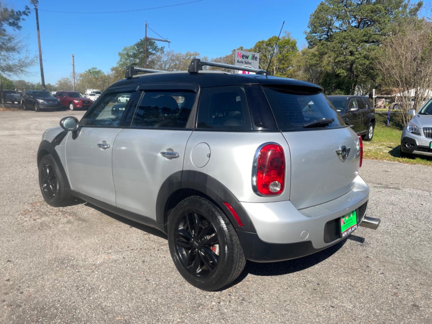 2013 GRAY MINI COOPER COUNTRYMAN (WMWZB3C54DW) with an 1.6L engine, Automatic transmission, located at 5103 Dorchester Rd., Charleston, SC, 29418-5607, (843) 767-1122, 36.245171, -115.228050 - Photo#4