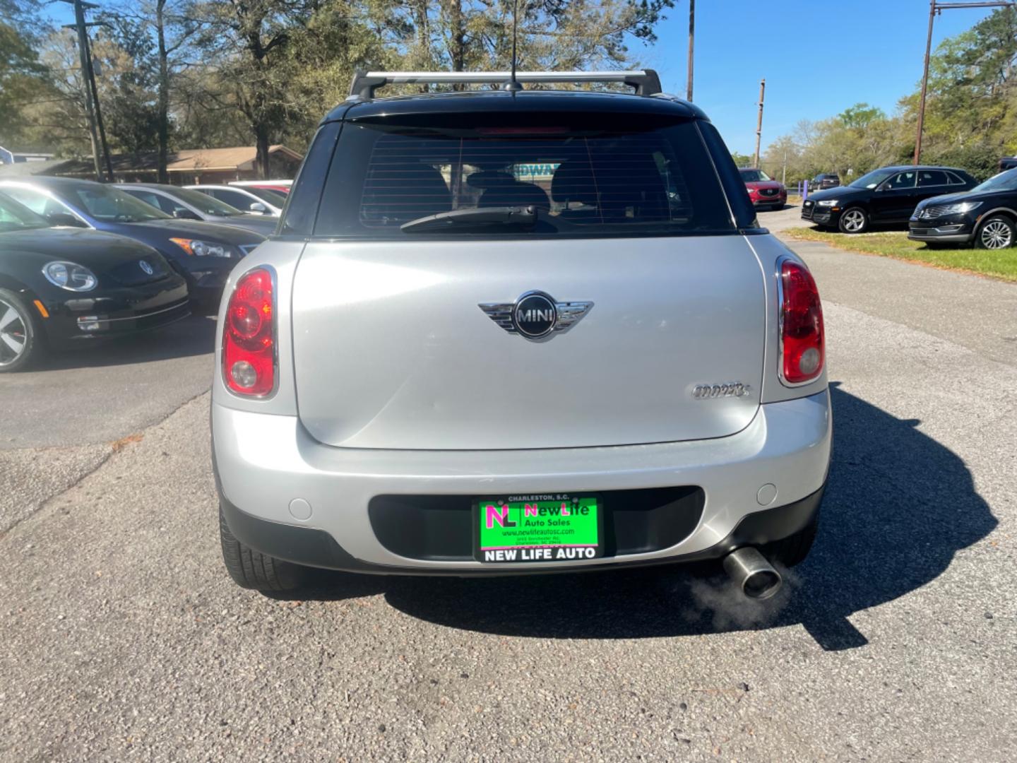 2013 GRAY MINI COOPER COUNTRYMAN (WMWZB3C54DW) with an 1.6L engine, Automatic transmission, located at 5103 Dorchester Rd., Charleston, SC, 29418-5607, (843) 767-1122, 36.245171, -115.228050 - Photo#5