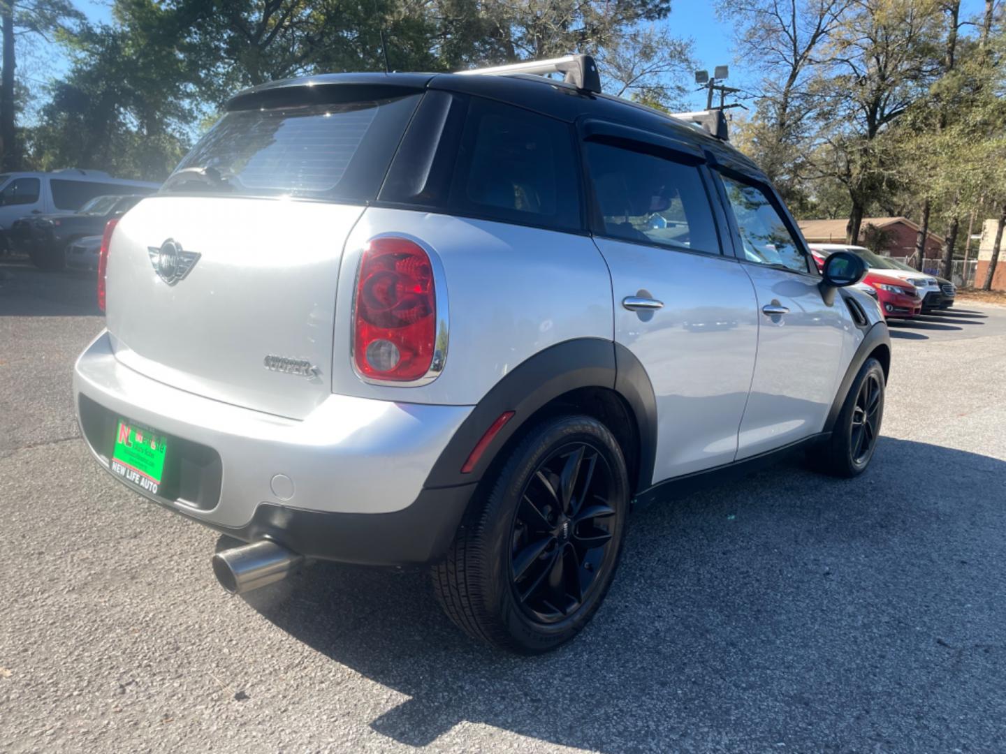 2013 GRAY MINI COOPER COUNTRYMAN (WMWZB3C54DW) with an 1.6L engine, Automatic transmission, located at 5103 Dorchester Rd., Charleston, SC, 29418-5607, (843) 767-1122, 36.245171, -115.228050 - Photo#6