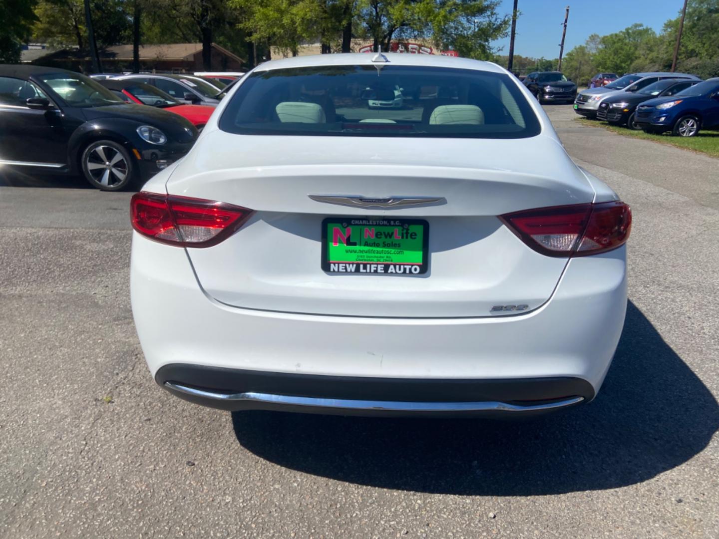 2016 WHITE CHRYSLER 200 LIMITED (1C3CCCAB1GN) with an 2.4L engine, Automatic transmission, located at 5103 Dorchester Rd., Charleston, SC, 29418-5607, (843) 767-1122, 36.245171, -115.228050 - Photo#4