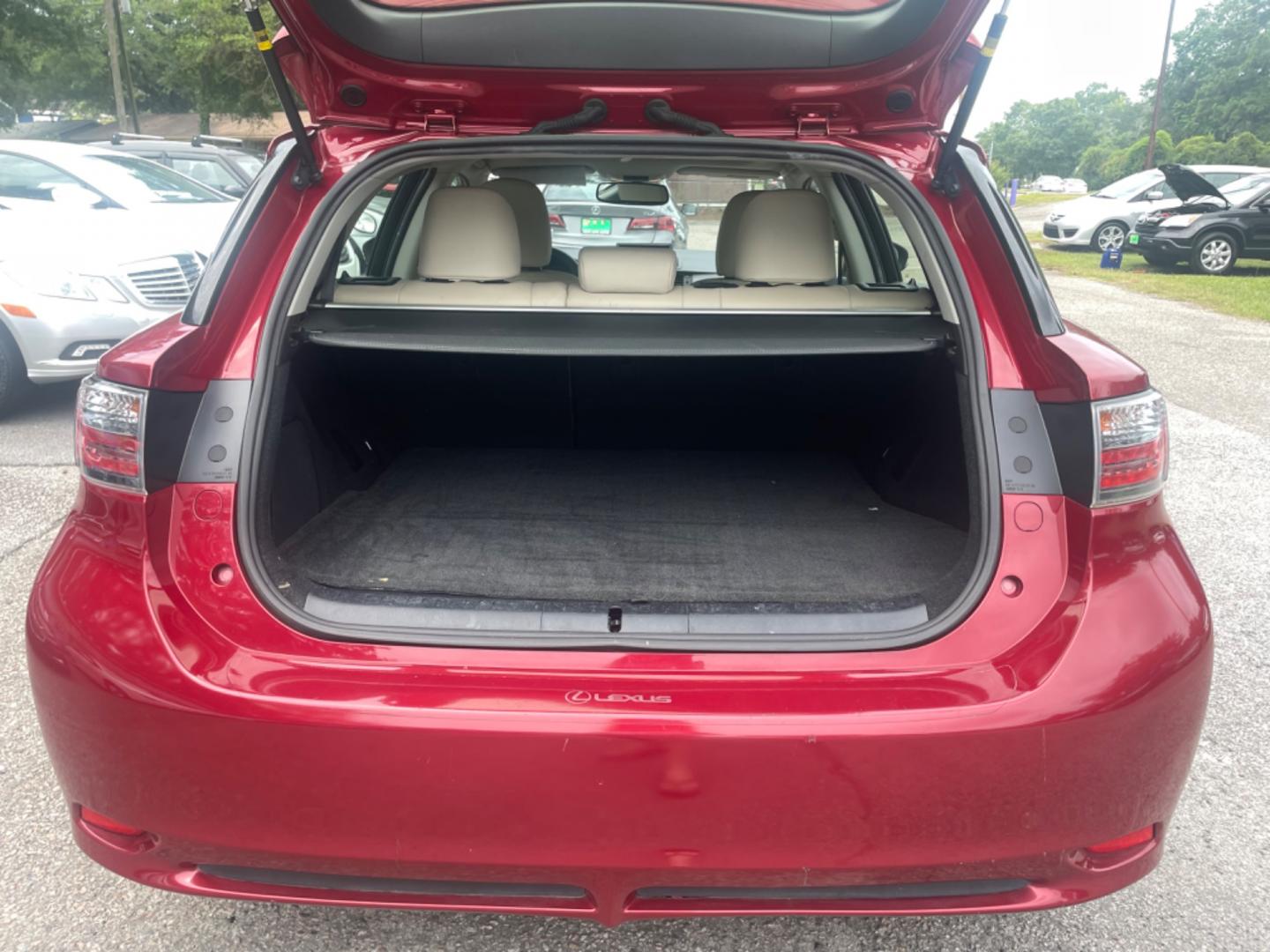 2013 RED LEXUS CT 200 (JTHKD5BH3D2) with an 1.8L engine, Automatic transmission, located at 5103 Dorchester Rd., Charleston, SC, 29418-5607, (843) 767-1122, 36.245171, -115.228050 - Photo#12