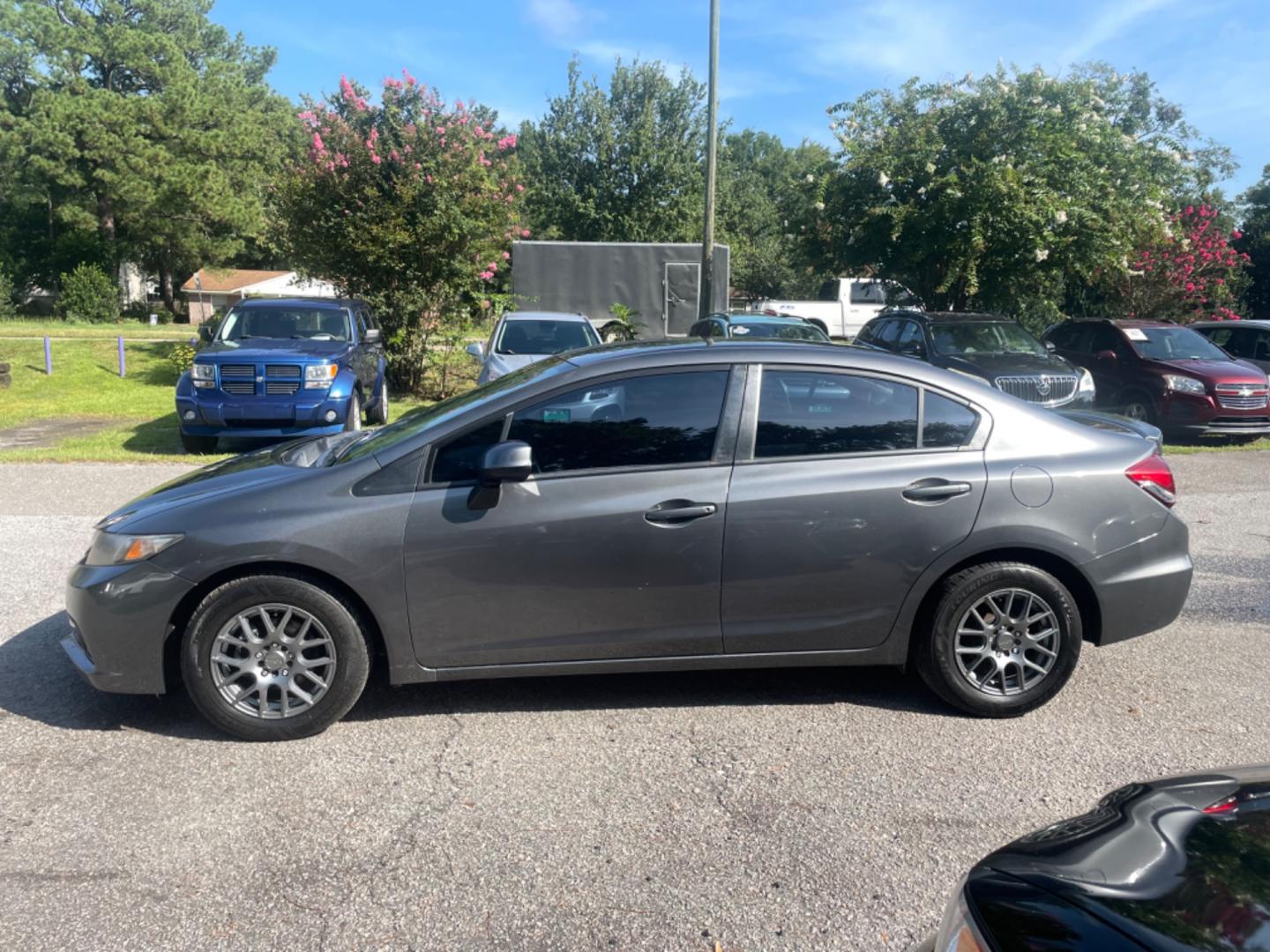 2013 GRAY HONDA CIVIC HF (2HGFB2F65DH) with an 1.8L engine, Automatic transmission, located at 5103 Dorchester Rd., Charleston, SC, 29418-5607, (843) 767-1122, 36.245171, -115.228050 - Photo#4