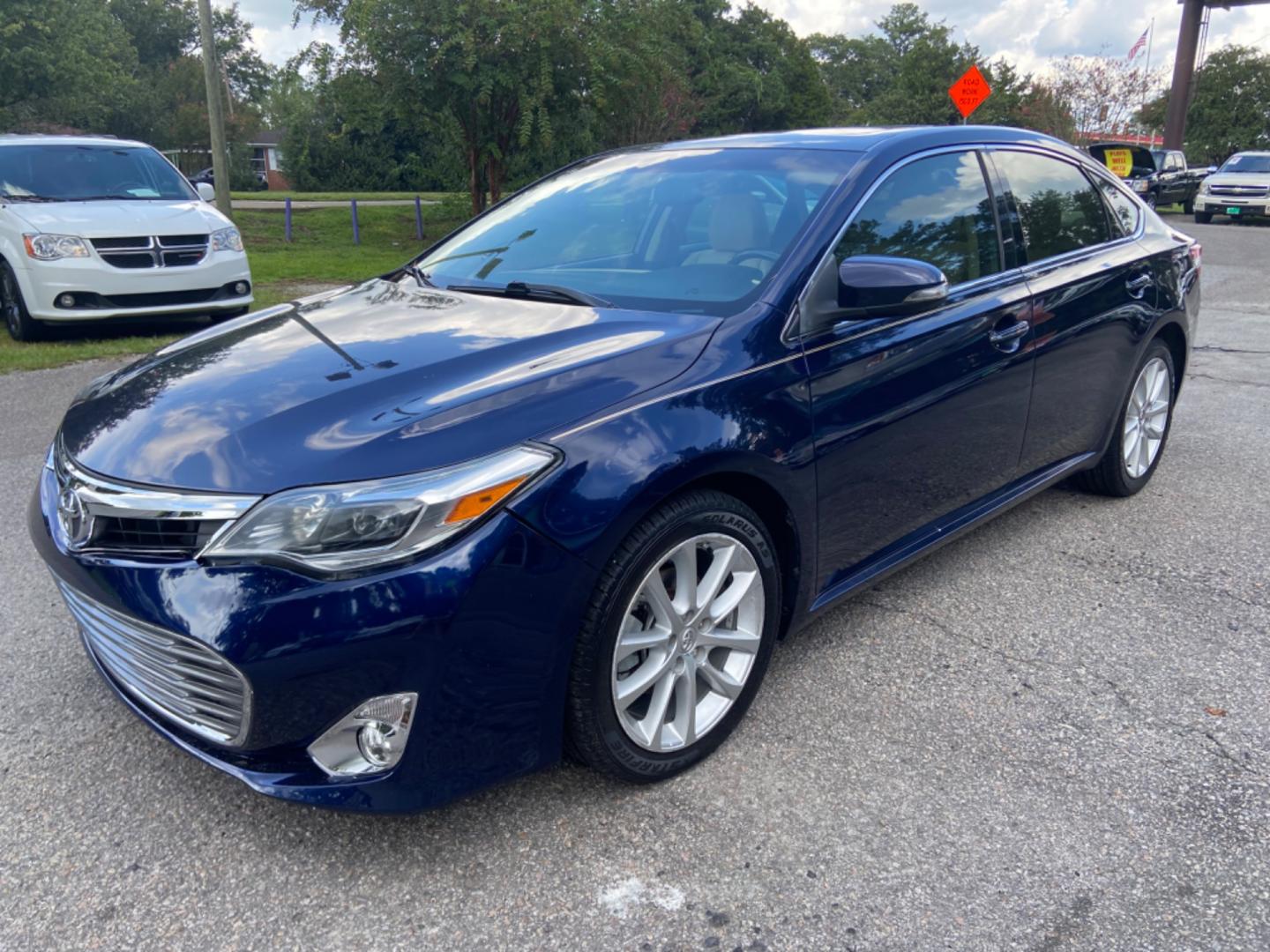 2013 BLUE TOYOTA AVALON BASE (4T1BK1EB3DU) with an 3.5L engine, Automatic transmission, located at 5103 Dorchester Rd., Charleston, SC, 29418-5607, (843) 767-1122, 36.245171, -115.228050 - Leather interior, Sunroof, Navigation, Backup Camera, CD/AUX/USB/Bluetooth, Dual Climate Control, Power Everything (windows, locks, seats, mirrors), Heated/Memory Seats, Push Button Start, Keyless Entry, Alloy Wheels. 124k miles Located at New Life Auto Sales! 2023 WINNER for Post & Courier's Charl - Photo#2