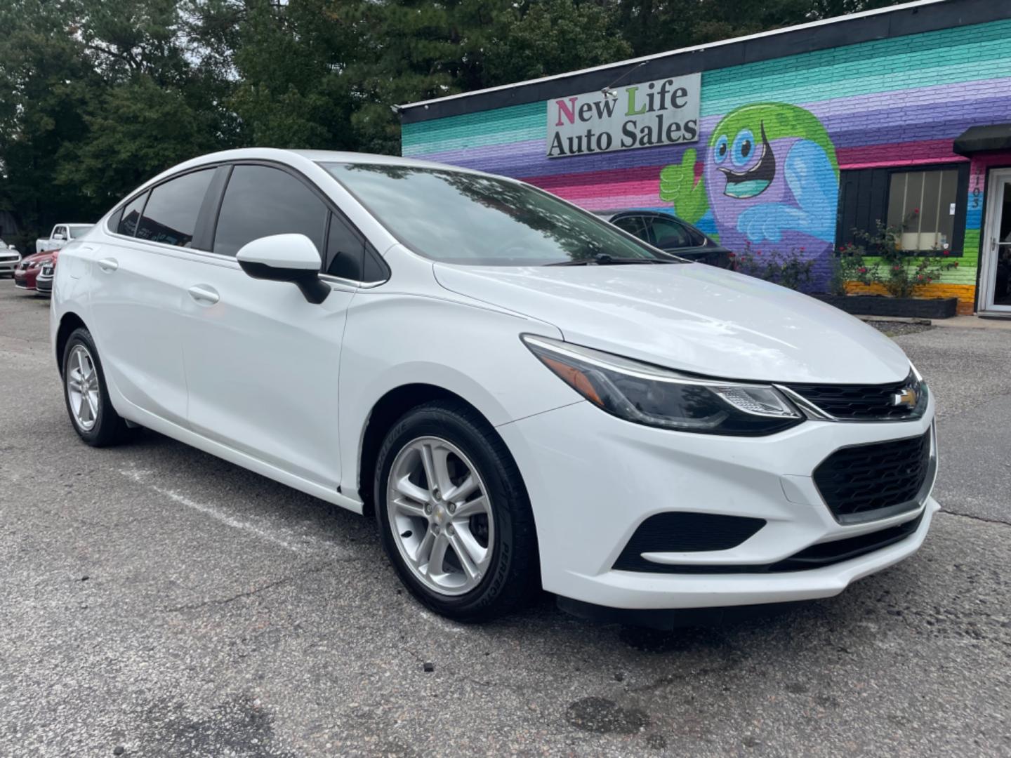 2018 WHITE CHEVROLET CRUZE LT (1G1BE5SM7J7) with an 1.4L engine, Automatic transmission, located at 5103 Dorchester Rd., Charleston, SC, 29418-5607, (843) 767-1122, 36.245171, -115.228050 - Sporty interior with Radio/AUX/USB/Sat/Bluetooth, OnStar, Power Everything (windows, locks, seat, mirrors), Heated Seats, Keyless Entry, Alloy Wheels. 118k miles Located at New Life Auto Sales! 2023 WINNER for Post & Courier's Charleston's Choice Pre-owned Car Dealer AND 2018-2024 Top 5 Finalist fo - Photo#0