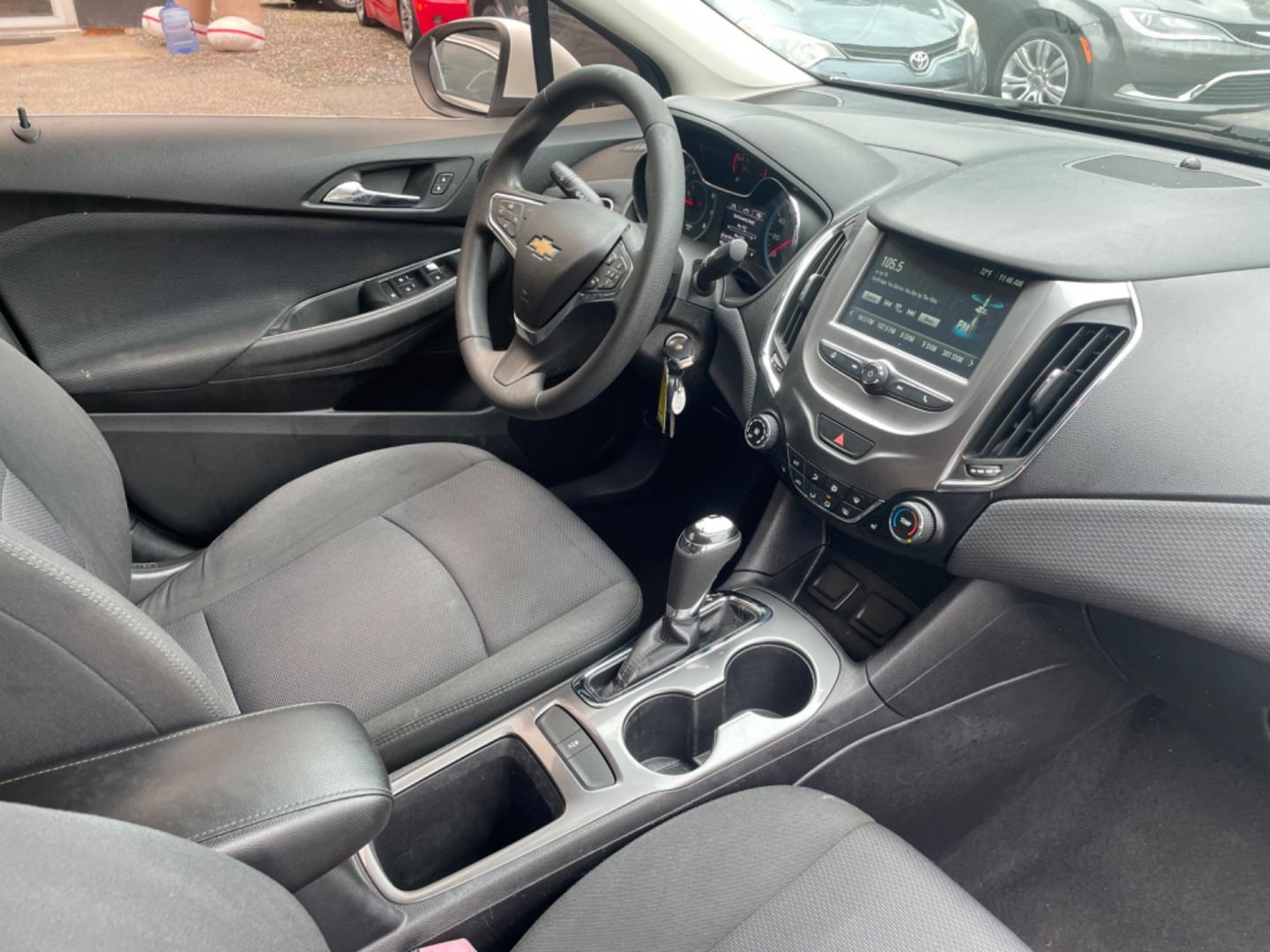 2018 WHITE CHEVROLET CRUZE LT (1G1BE5SM7J7) with an 1.4L engine, Automatic transmission, located at 5103 Dorchester Rd., Charleston, SC, 29418-5607, (843) 767-1122, 36.245171, -115.228050 - Sporty interior with Radio/AUX/USB/Sat/Bluetooth, OnStar, Power Everything (windows, locks, seat, mirrors), Heated Seats, Keyless Entry, Alloy Wheels. 118k miles Located at New Life Auto Sales! 2023 WINNER for Post & Courier's Charleston's Choice Pre-owned Car Dealer AND 2018-2024 Top 5 Finalist fo - Photo#8