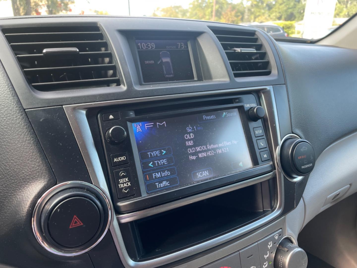 2013 SILVER TOYOTA HIGHLANDER BASE (5TDBK3EH4DS) with an 3.5L engine, Automatic transmission, located at 5103 Dorchester Rd., Charleston, SC, 29418-5607, (843) 767-1122, 36.245171, -115.228050 - Photo#19