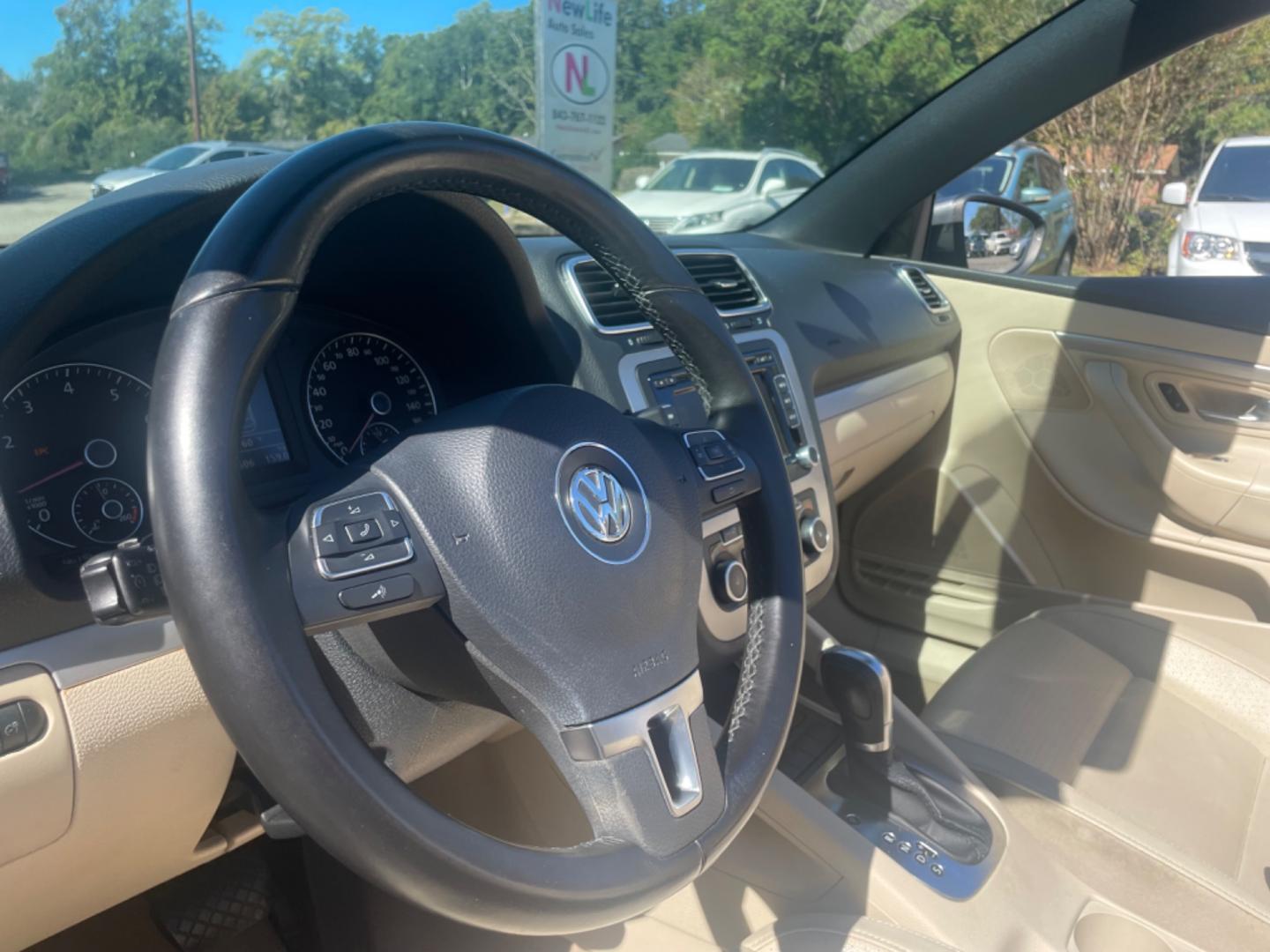 2012 GRAY VOLKSWAGEN EOS KOMFORT (WVWBW7AH9CV) with an 2.0L engine, Automatic transmission, located at 5103 Dorchester Rd., Charleston, SC, 29418-5607, (843) 767-1122, 36.245171, -115.228050 - Photo#10