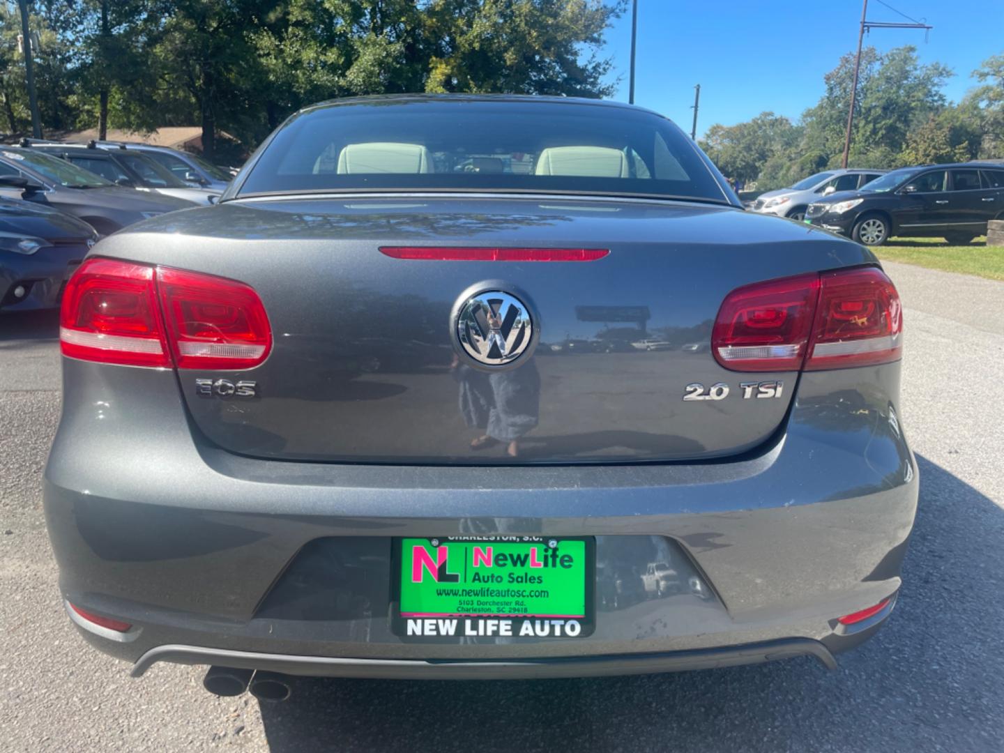 2012 GRAY VOLKSWAGEN EOS KOMFORT (WVWBW7AH9CV) with an 2.0L engine, Automatic transmission, located at 5103 Dorchester Rd., Charleston, SC, 29418-5607, (843) 767-1122, 36.245171, -115.228050 - Local Trade-in with Leather, Power Sunroof & Convertible Top, CD/AUX/Sat/Bluetooth, Dual Climate, Power Everything (windows, locks, seats, mirrors), Keyless Entry, Alloy Wheels. Clean CarFax (no accidents reported!) 110k miles Located at New Life Auto Sales! 2023 WINNER for Post & Courier's Charles - Photo#18