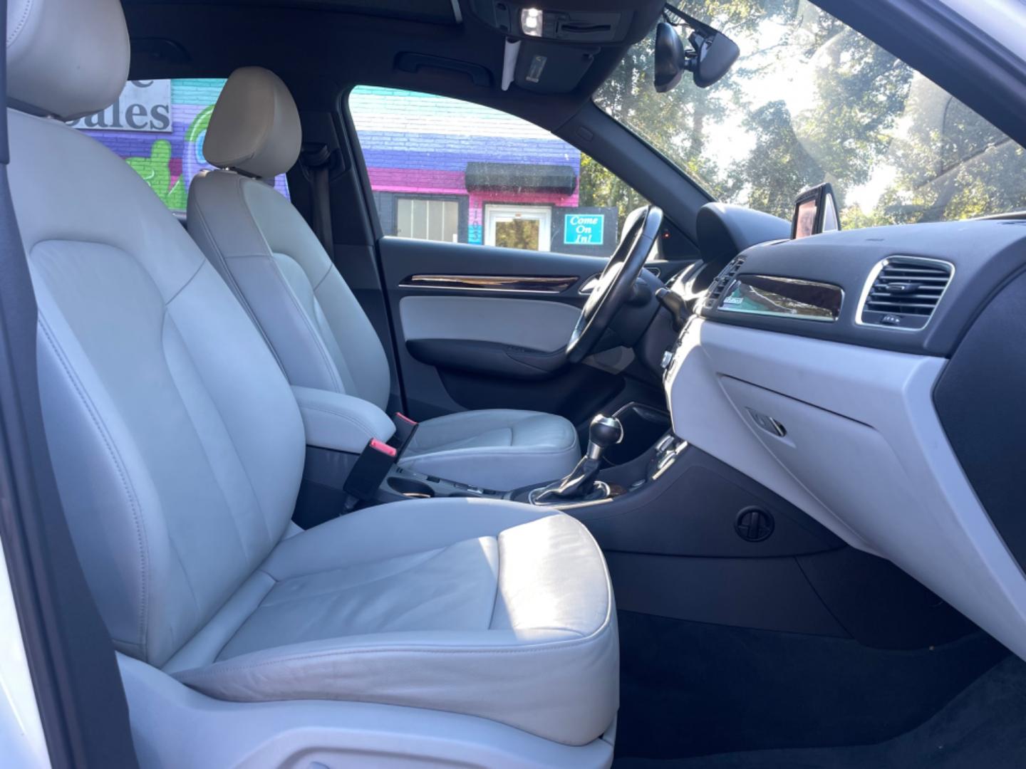 2015 WHITE AUDI Q3 PRESTIGE (WA1GFCFSXFR) with an 2.0L engine, Automatic transmission, located at 5103 Dorchester Rd., Charleston, SC, 29418-5607, (843) 767-1122, 36.245171, -115.228050 - Photo#9