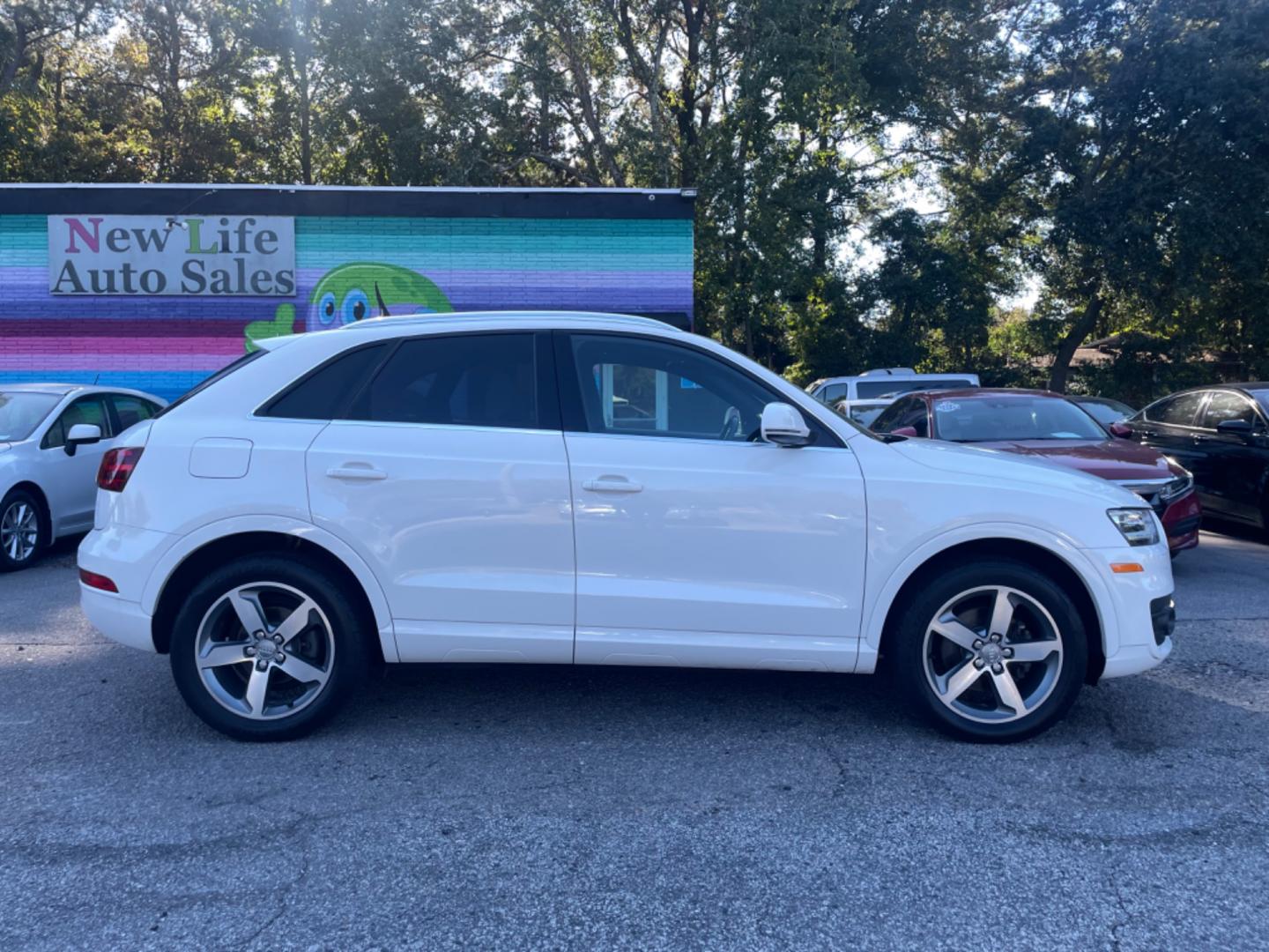 2015 WHITE AUDI Q3 PRESTIGE (WA1GFCFSXFR) with an 2.0L engine, Automatic transmission, located at 5103 Dorchester Rd., Charleston, SC, 29418-5607, (843) 767-1122, 36.245171, -115.228050 - Photo#7