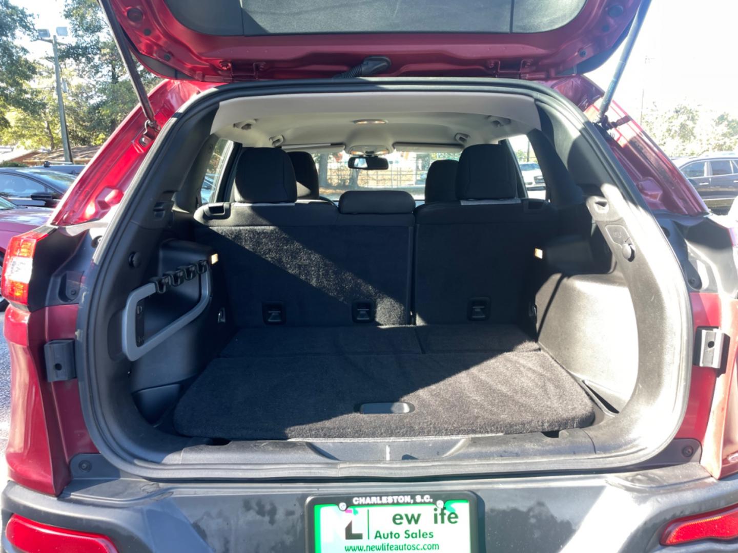 2014 RED JEEP CHEROKEE SPORT (1C4PJMAB6EW) with an 2.4L engine, Automatic transmission, located at 5103 Dorchester Rd., Charleston, SC, 29418-5607, (843) 767-1122, 36.245171, -115.228050 - Photo#13