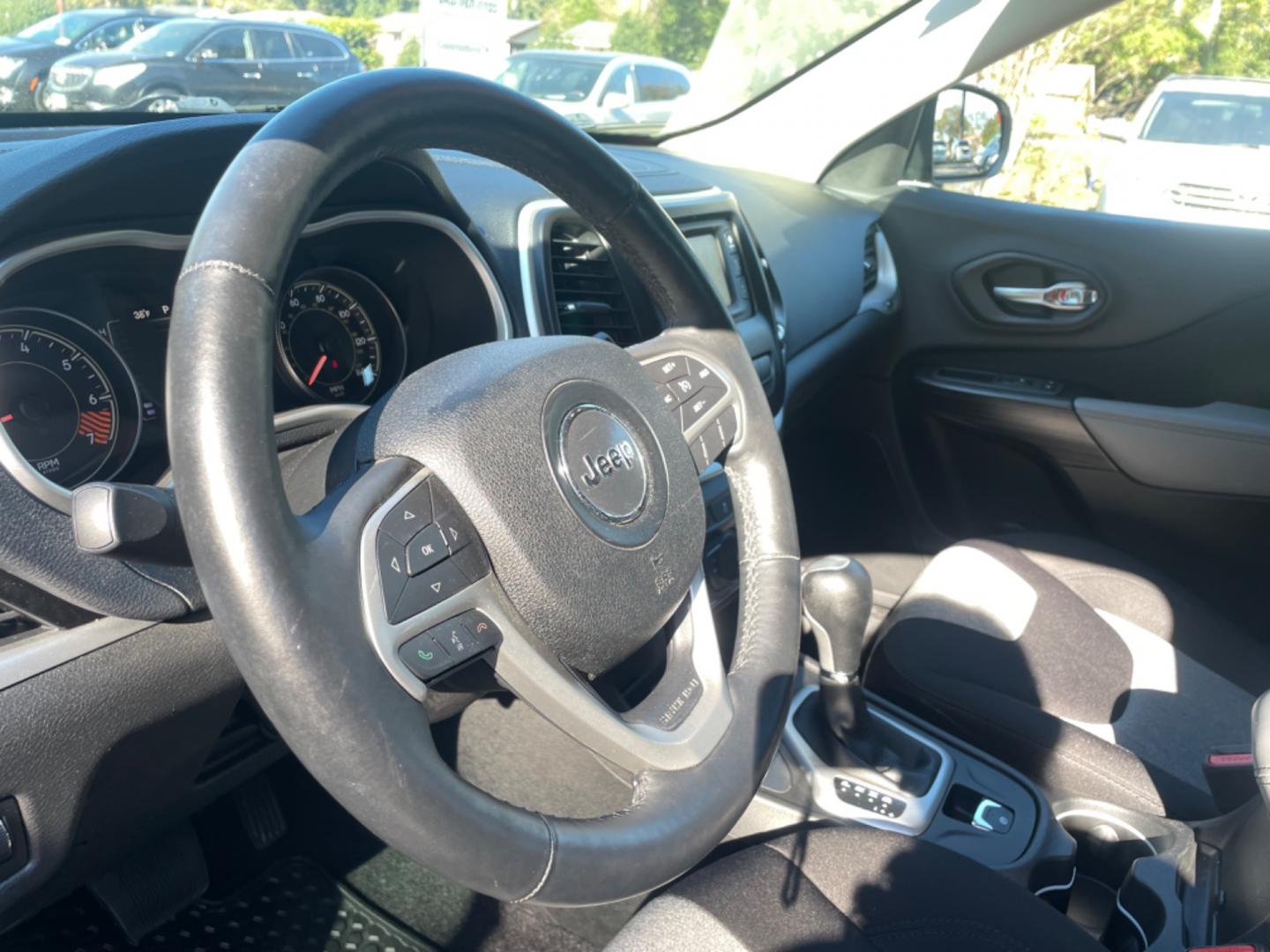 2014 RED JEEP CHEROKEE SPORT (1C4PJMAB6EW) with an 2.4L engine, Automatic transmission, located at 5103 Dorchester Rd., Charleston, SC, 29418-5607, (843) 767-1122, 36.245171, -115.228050 - Photo#21