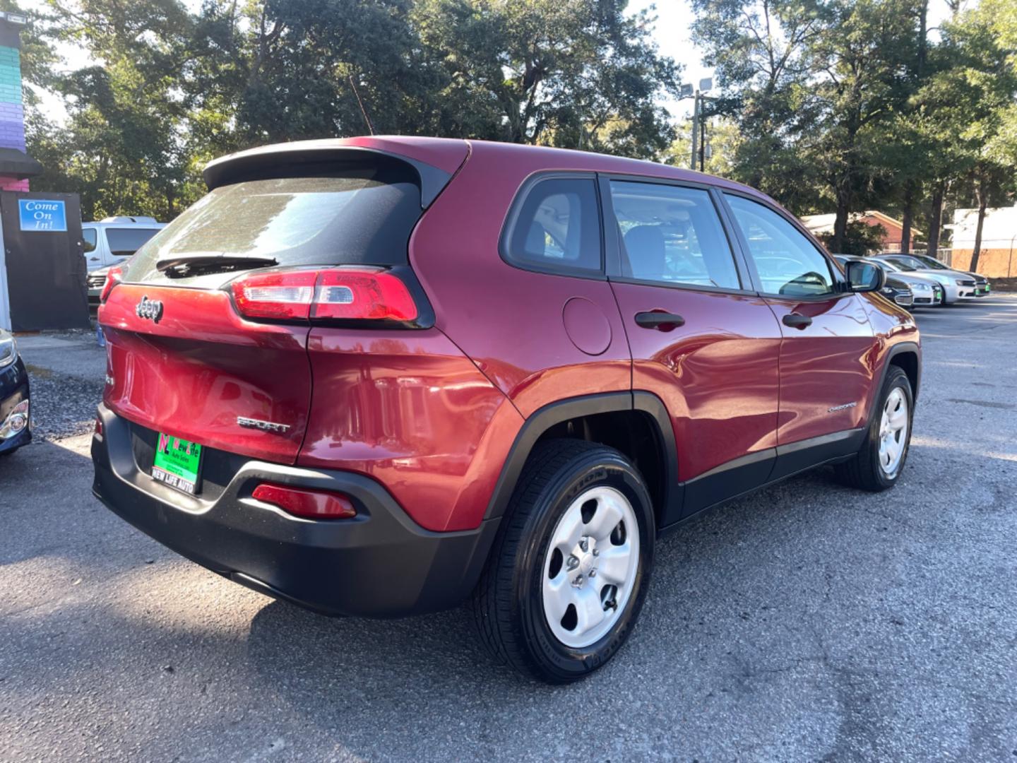 2014 RED JEEP CHEROKEE SPORT (1C4PJMAB6EW) with an 2.4L engine, Automatic transmission, located at 5103 Dorchester Rd., Charleston, SC, 29418-5607, (843) 767-1122, 36.245171, -115.228050 - Photo#6