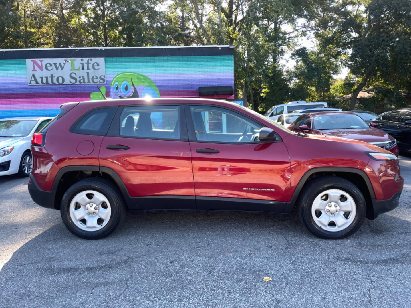 2014 RED JEEP CHEROKEE SPORT (1C4PJMAB6EW) with an 2.4L engine, Automatic transmission, located at 5103 Dorchester Rd., Charleston, SC, 29418-5607, (843) 767-1122, 36.245171, -115.228050 - Photo#7