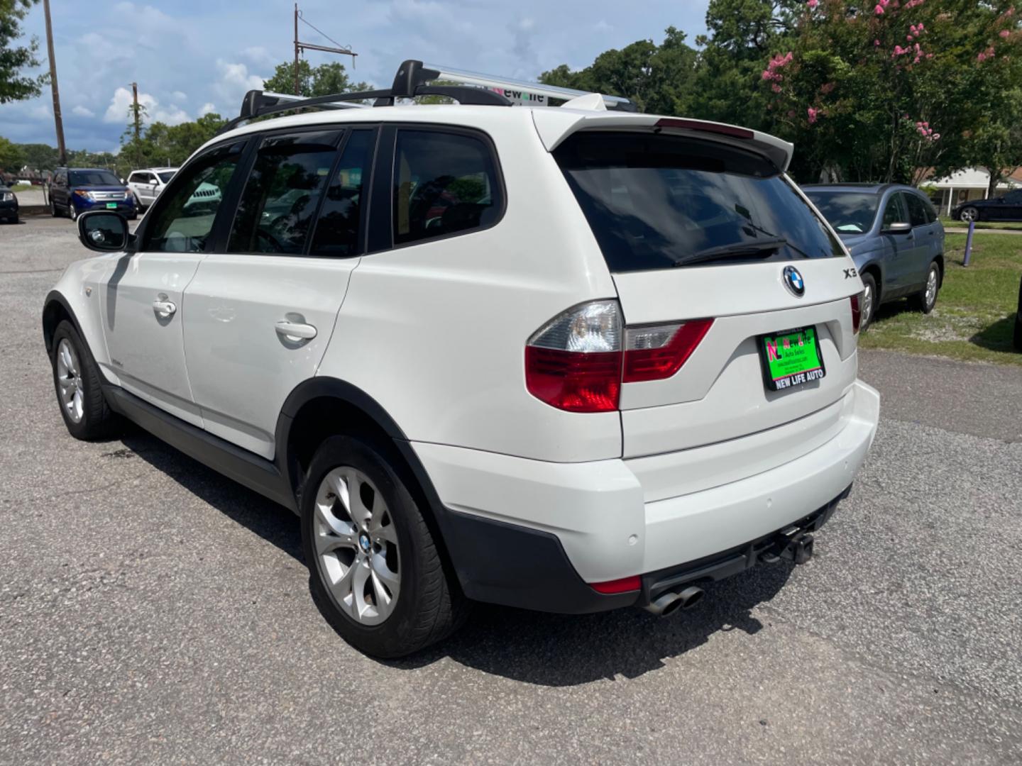 2010 WHITE BMW X3 XDRIVE30I (WBXPC9C4XAW) with an 3.0L engine, Automatic transmission, located at 5103 Dorchester Rd., Charleston, SC, 29418-5607, (843) 767-1122, 36.245171, -115.228050 - Sporty Interior with Leather, Panoramic Sunroof, CD/AM/FM, Power Everything (windows, locks, seats, mirrors), Heated Front & Rear Seats, Heated Steering Wheel, All-weather Mats, Keyless Entry, Roof Rack, Alloy Wheels. Clean CarFax (no accidents reported!) 116k miles Located at New Life Auto Sales! - Photo#4