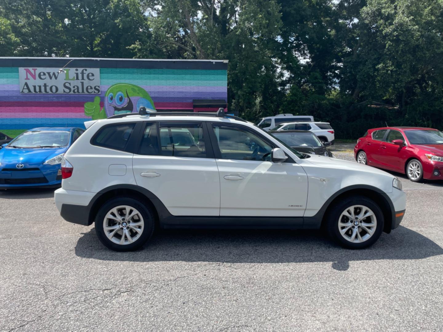 2010 WHITE BMW X3 XDRIVE30I (WBXPC9C4XAW) with an 3.0L engine, Automatic transmission, located at 5103 Dorchester Rd., Charleston, SC, 29418-5607, (843) 767-1122, 36.245171, -115.228050 - Sporty Interior with Leather, Panoramic Sunroof, CD/AM/FM, Power Everything (windows, locks, seats, mirrors), Heated Front & Rear Seats, Heated Steering Wheel, All-weather Mats, Keyless Entry, Roof Rack, Alloy Wheels. Clean CarFax (no accidents reported!) 116k miles Located at New Life Auto Sales! - Photo#7