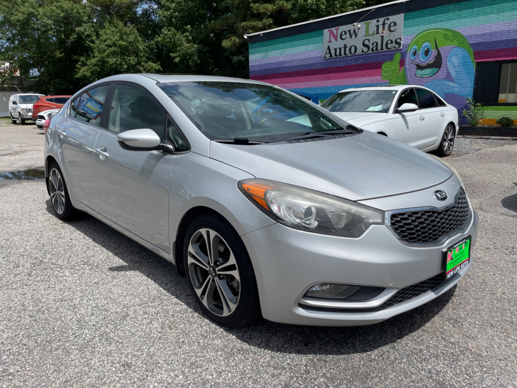 photo of 2015 KIA FORTE EX - Steal of a Deal! Full of Amenities!!