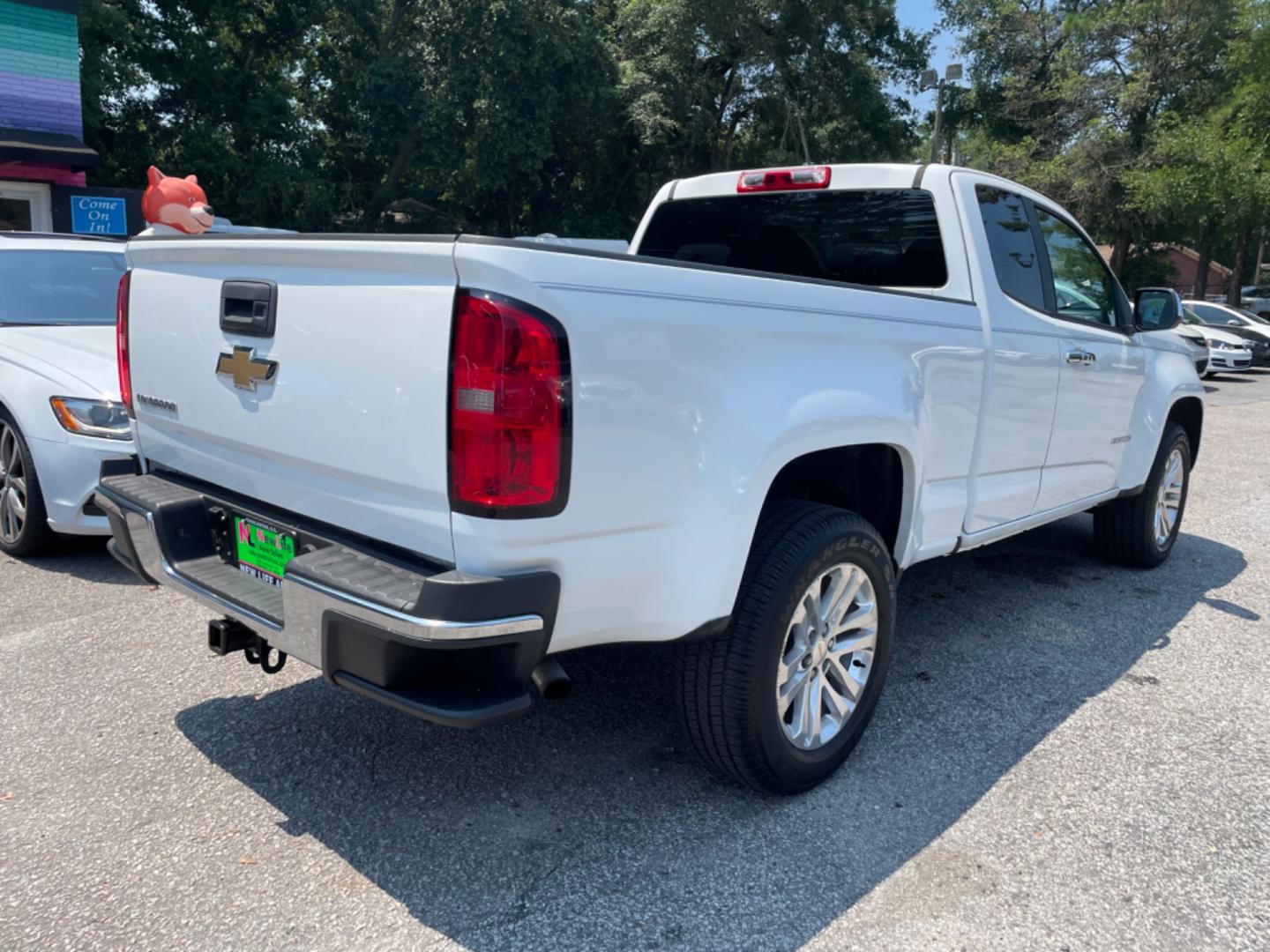 2016 WHITE CHEVROLET COLORADO WORK TRUCK (1GCHSBEA0G1) with an 2.5L engine, Automatic transmission, located at 5103 Dorchester Rd., Charleston, SC, 29418-5607, (843) 767-1122, 36.245171, -115.228050 - Photo#6