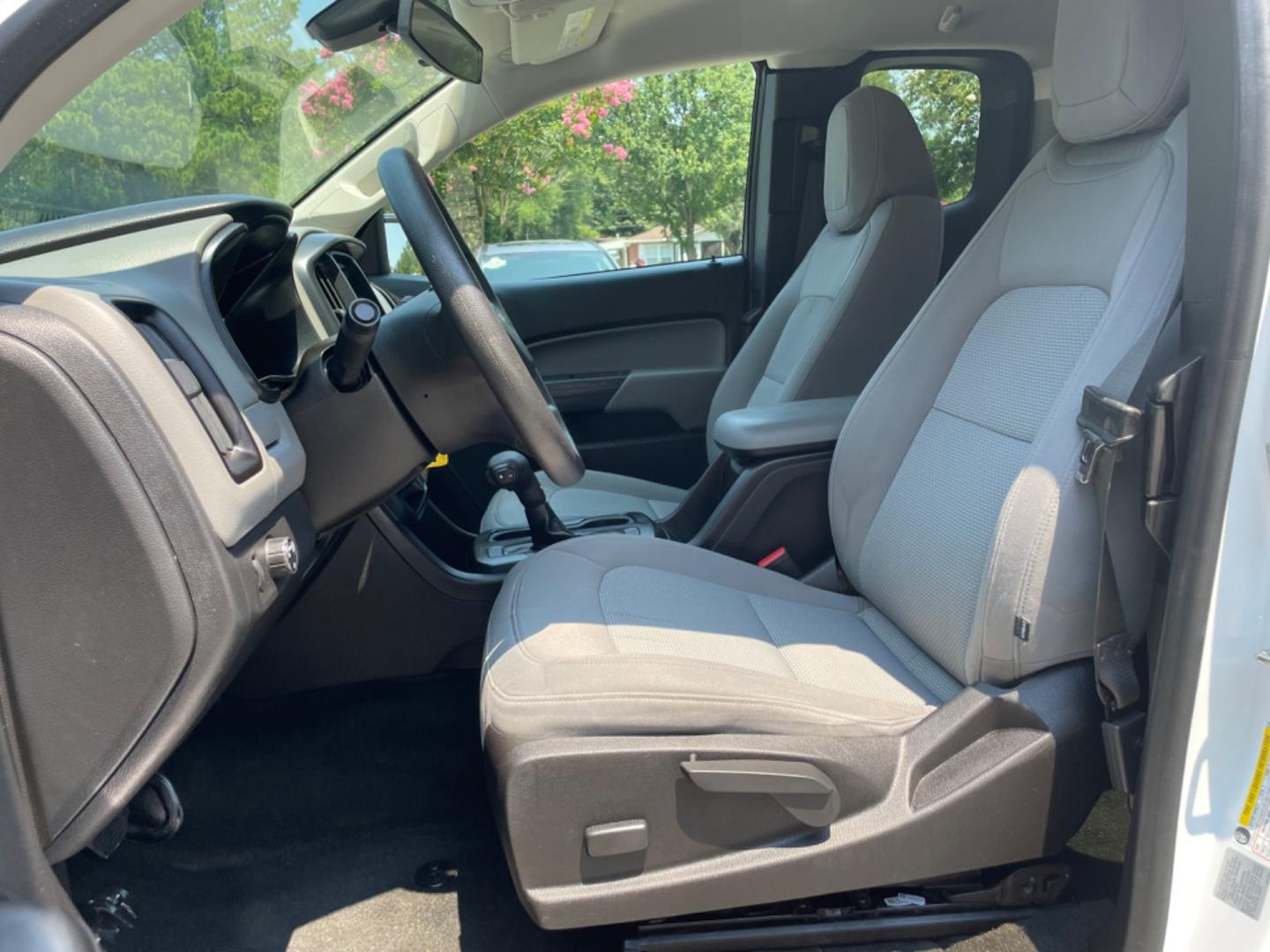 2016 WHITE CHEVROLET COLORADO WORK TRUCK (1GCHSBEA0G1) with an 2.5L engine, Automatic transmission, located at 5103 Dorchester Rd., Charleston, SC, 29418-5607, (843) 767-1122, 36.245171, -115.228050 - Photo#19