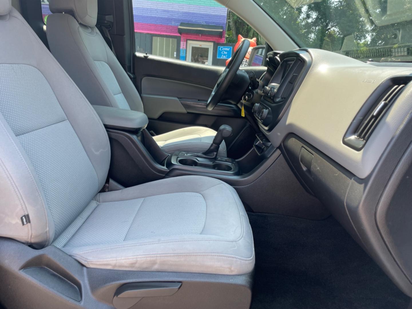 2016 WHITE CHEVROLET COLORADO WORK TRUCK (1GCHSBEA0G1) with an 2.5L engine, Automatic transmission, located at 5103 Dorchester Rd., Charleston, SC, 29418-5607, (843) 767-1122, 36.245171, -115.228050 - Photo#9