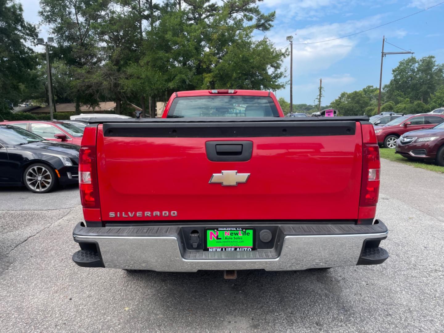 2009 RED CHEVROLET SILVERADO 1500 WORK TRUCK (1GCEC14X89Z) with an 4.3L engine, Automatic transmission, located at 5103 Dorchester Rd., Charleston, SC, 29418-5607, (843) 767-1122, 36.245171, -115.228050 - Photo#4