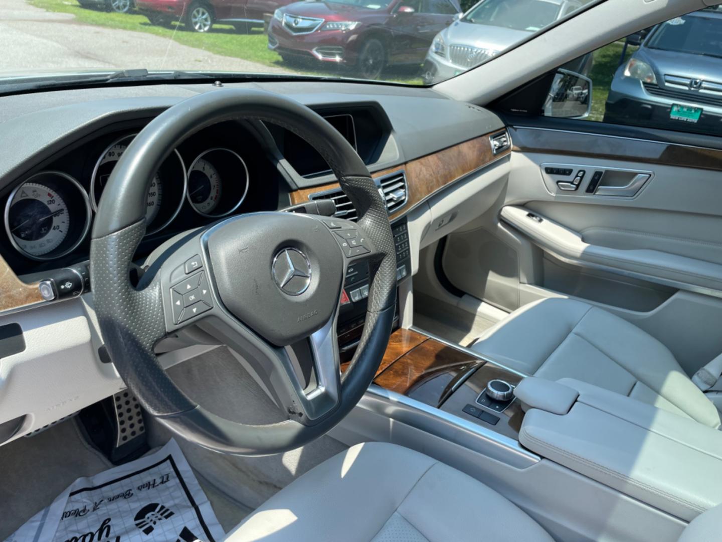 2016 SILVER MERCEDES-BENZ E-CLASS E 350 (WDDHF5KB7GB) with an 3.5L engine, Automatic transmission, located at 5103 Dorchester Rd., Charleston, SC, 29418-5607, (843) 767-1122, 36.245171, -115.228050 - Photo#20