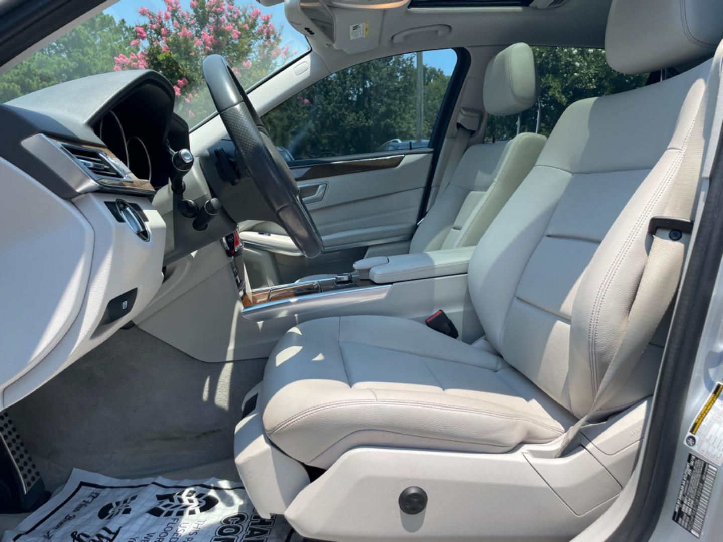 2016 SILVER MERCEDES-BENZ E-CLASS E 350 (WDDHF5KB7GB) with an 3.5L engine, Automatic transmission, located at 5103 Dorchester Rd., Charleston, SC, 29418-5607, (843) 767-1122, 36.245171, -115.228050 - Photo#21