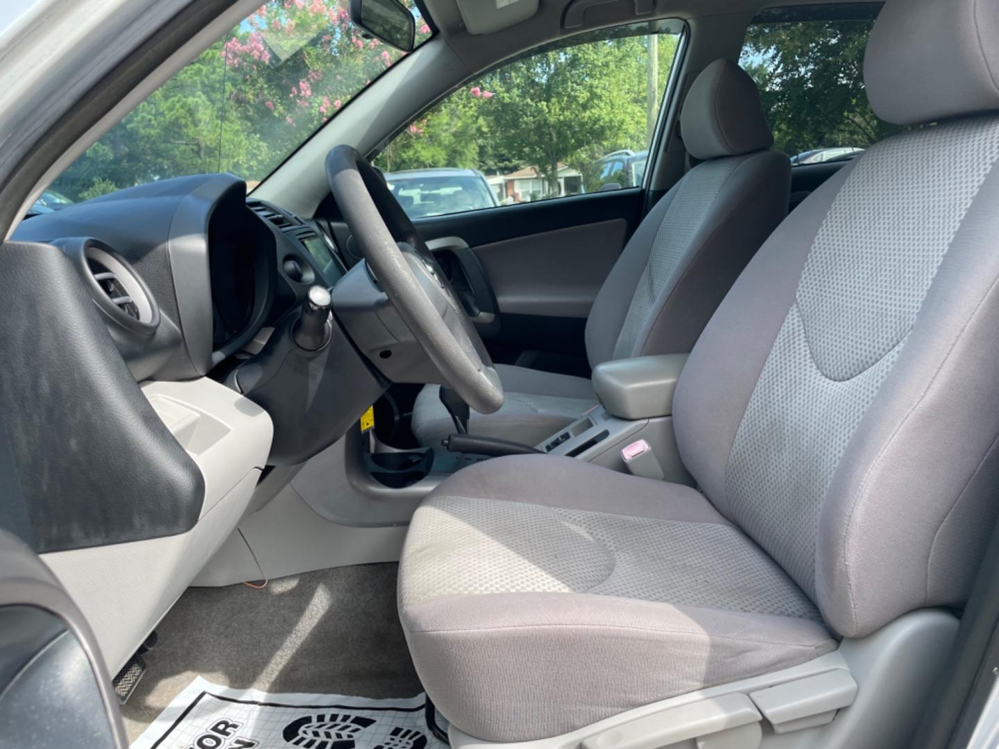 2007 SILVER TOYOTA RAV4 BASE (JTMZK33V075) with an 3.5L engine, Automatic transmission, located at 5103 Dorchester Rd., Charleston, SC, 29418-5607, (843) 767-1122, 36.245171, -115.228050 - Photo#20