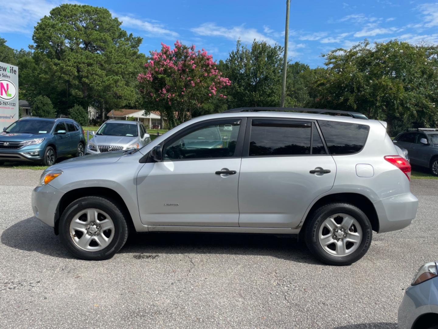 2007 SILVER TOYOTA RAV4 BASE (JTMZK33V075) with an 3.5L engine, Automatic transmission, located at 5103 Dorchester Rd., Charleston, SC, 29418-5607, (843) 767-1122, 36.245171, -115.228050 - Photo#3