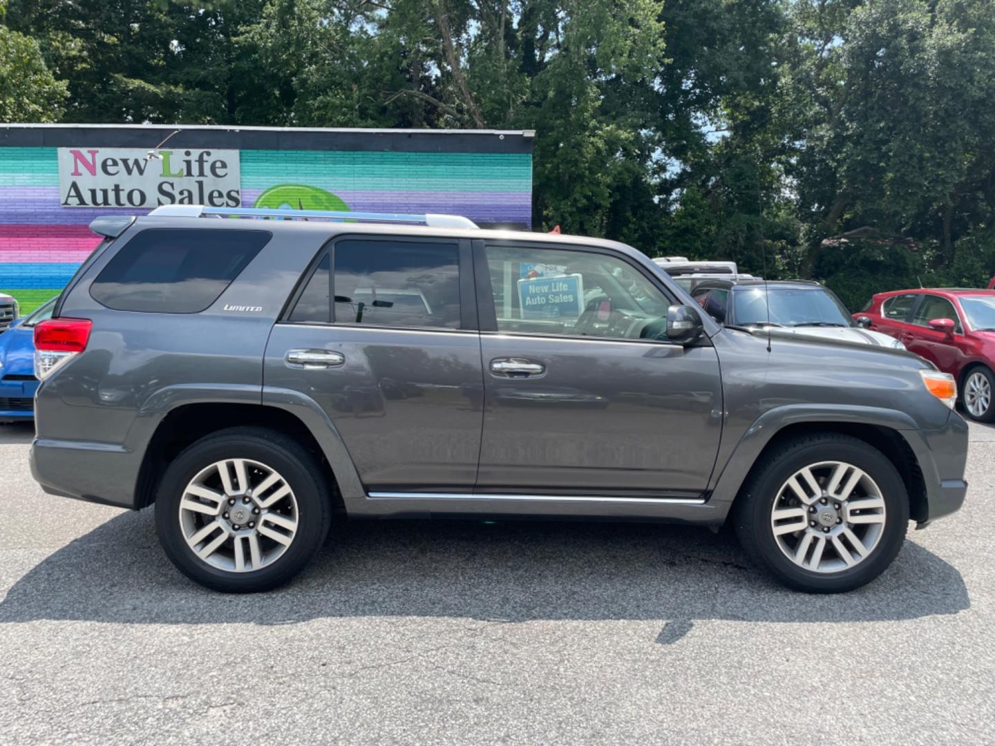 2013 GRAY TOYOTA 4RUNNER SR5 (JTEZU5JR3D5) with an 4.0L engine, Automatic transmission, located at 5103 Dorchester Rd., Charleston, SC, 29418-5607, (843) 767-1122, 36.245171, -115.228050 - Photo#7