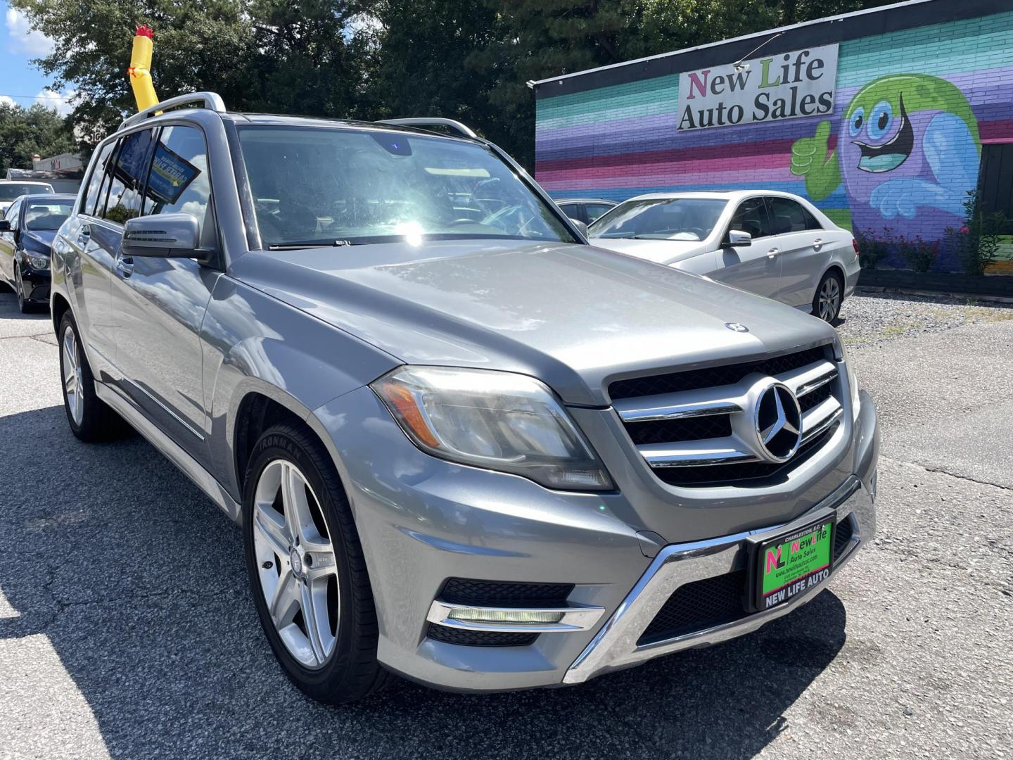 2014 GRAY MERCEDES-BENZ GLK250 (WDCGG0EB0E1) , Automatic transmission, located at 5103 Dorchester Rd., Charleston, SC, 29418-5607, (843) 767-1122, 36.245171, -115.228050 - Leather, Double sunroof, Navigation, Backup Camera, Hands-free Phone, CD/AM/FM, Dual Climate Control, Power Everything (windows, locks, seats, mirrors), Memory/Heated Seats, Power Liftgate, Keyless Entry, All-weather Mats, Alloy Wheels. 158k miles Located at New Life Auto Sales! 2023 WINNER for Pos - Photo#3