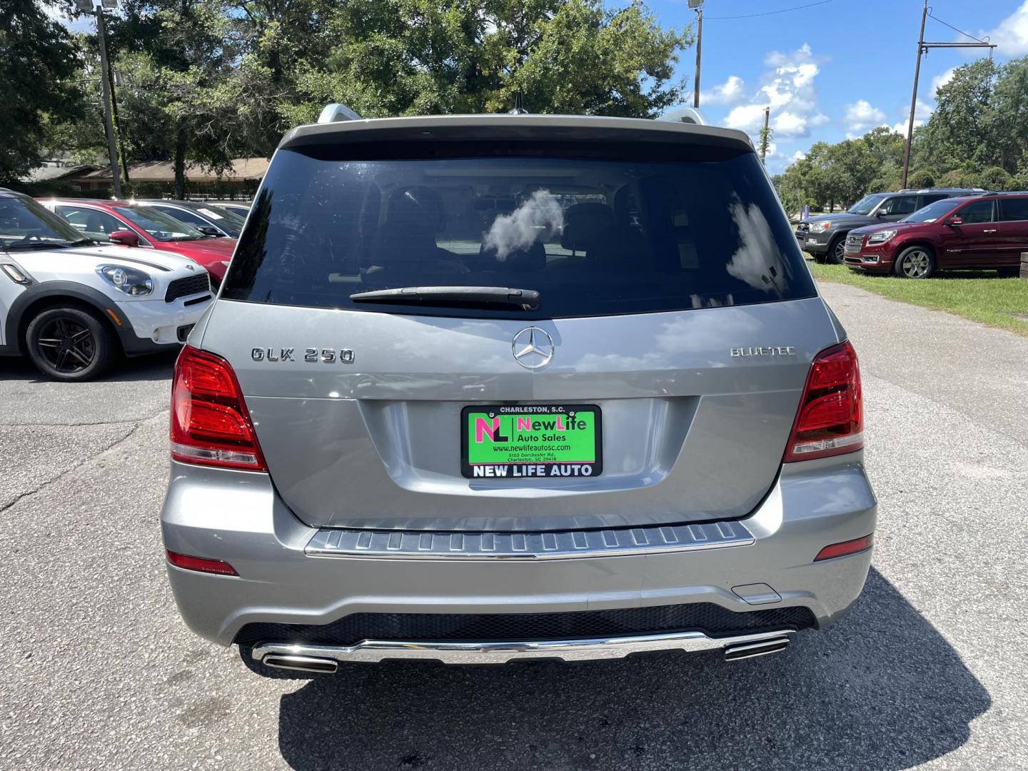 2014 GRAY MERCEDES-BENZ GLK250 (WDCGG0EB0E1) , Automatic transmission, located at 5103 Dorchester Rd., Charleston, SC, 29418-5607, (843) 767-1122, 36.245171, -115.228050 - Leather, Double sunroof, Navigation, Backup Camera, Hands-free Phone, CD/AM/FM, Dual Climate Control, Power Everything (windows, locks, seats, mirrors), Memory/Heated Seats, Power Liftgate, Keyless Entry, All-weather Mats, Alloy Wheels. 158k miles Located at New Life Auto Sales! 2023 WINNER for Pos - Photo#6