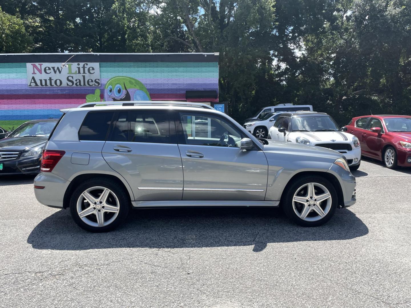 2014 GRAY MERCEDES-BENZ GLK250 (WDCGG0EB0EG) , Automatic transmission, located at 5103 Dorchester Rd., Charleston, SC, 29418-5607, (843) 767-1122, 36.245171, -115.228050 - Leather, Double sunroof, Navigation, Backup Camera, Hands-free Phone, CD/AM/FM, Dual Climate Control, Power Everything (windows, locks, seats, mirrors), Memory/Heated Seats, Power Liftgate, Keyless Entry, All-weather Mats, Alloy Wheels. 158k miles Located at New Life Auto Sales! 2023 WINNER for Pos - Photo#7