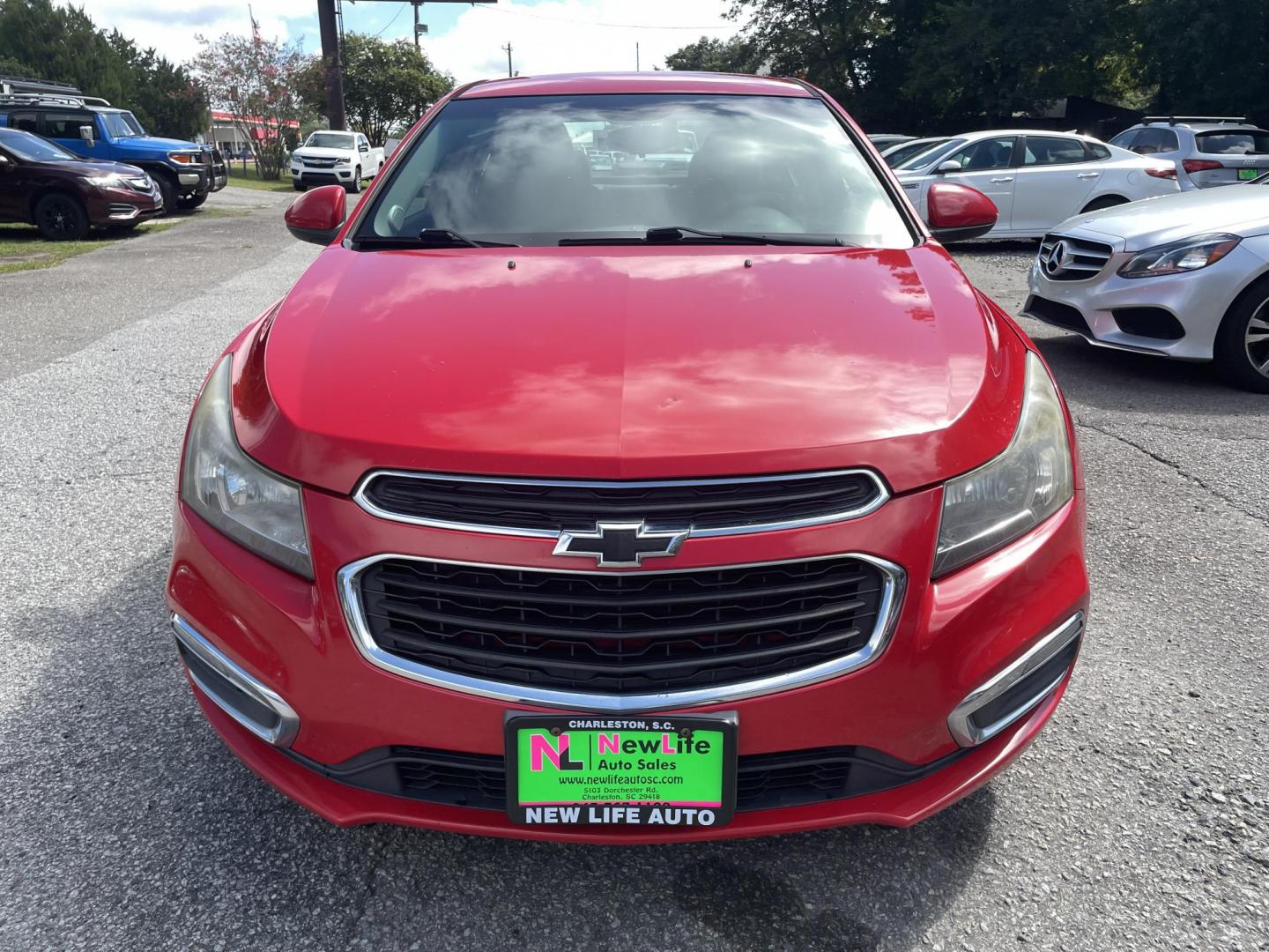 2015 RED CHEVROLET CRUZE 1LT AUTO (1G1PC5SB4F7) with an 1.4L engine, Automatic transmission, located at 5103 Dorchester Rd., Charleston, SC, 29418-5607, (843) 767-1122, 36.245171, -115.228050 - Clean interior with CD/AUX/Sat/Bluetooth, Backup Camera, Power Windows, Power Locks, Power Mirrors, Keyless Entry, Alloy Wheels. Clean CarFax (no accidents reported!) Local Trade-in! Certified One Owner!! 122k miles Located at New Life Auto Sales! 2023 WINNER for Post & Courier's Charleston's Choic - Photo#1