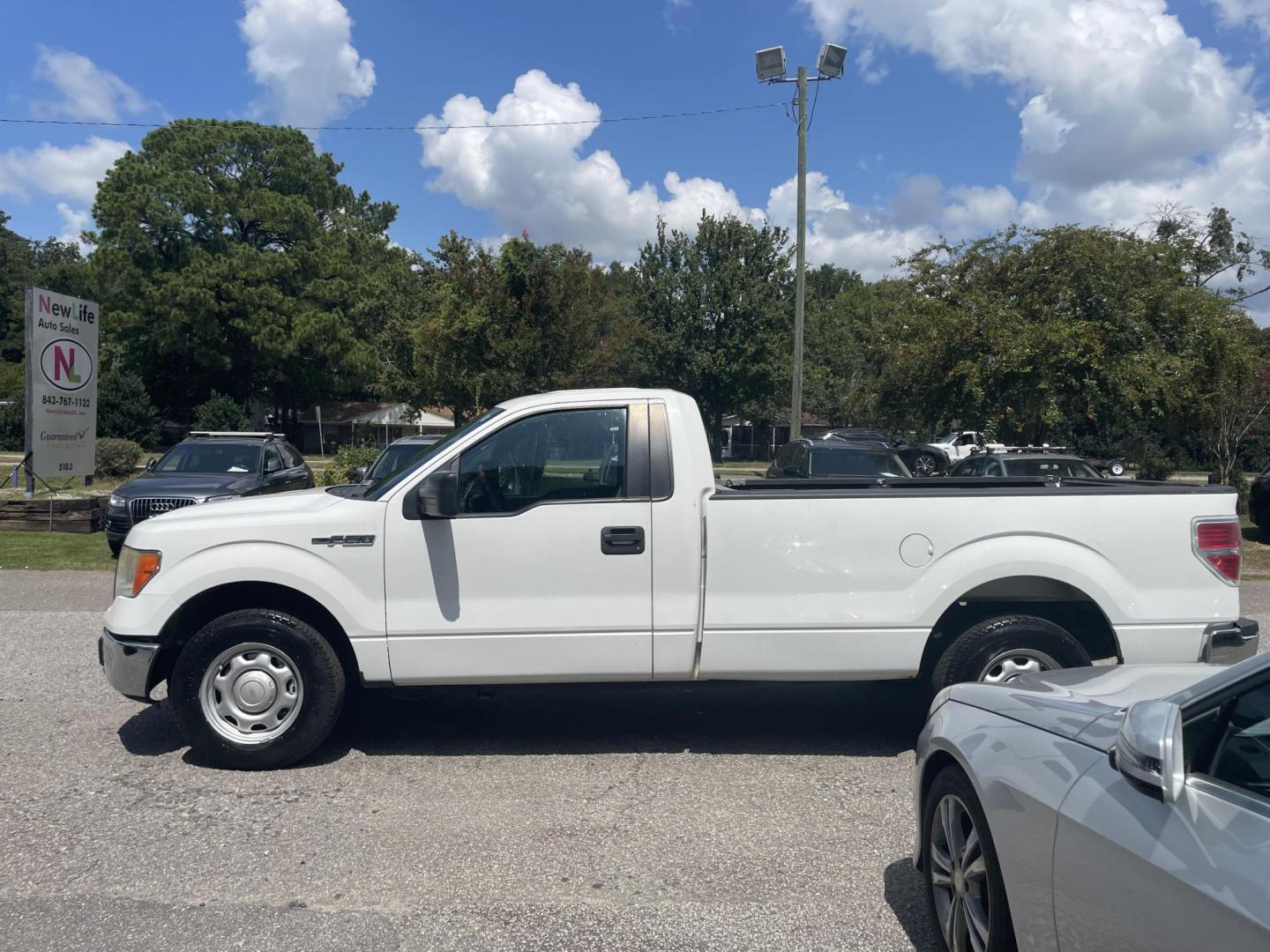 2013 WHITE FORD F-150 XL (1FTNF1CFXDK) with an 5.0L engine, Automatic transmission, located at 5103 Dorchester Rd., Charleston, SC, 29418-5607, (843) 767-1122, 36.245171, -115.228050 - Local Trade-in with AM/FM, Cold A/C, Easy Clean Vinyl Floor, Power Windows, Power Locks, Keyless Entry, Bed Liner, Tow Package. 258k miles Located at New Life Auto Sales! 2023 WINNER for Post & Courier's Charleston's Choice Pre-owned Car Dealer AND 2018-2024 Top 5 Finalist for Charleston City Paper - Photo#3