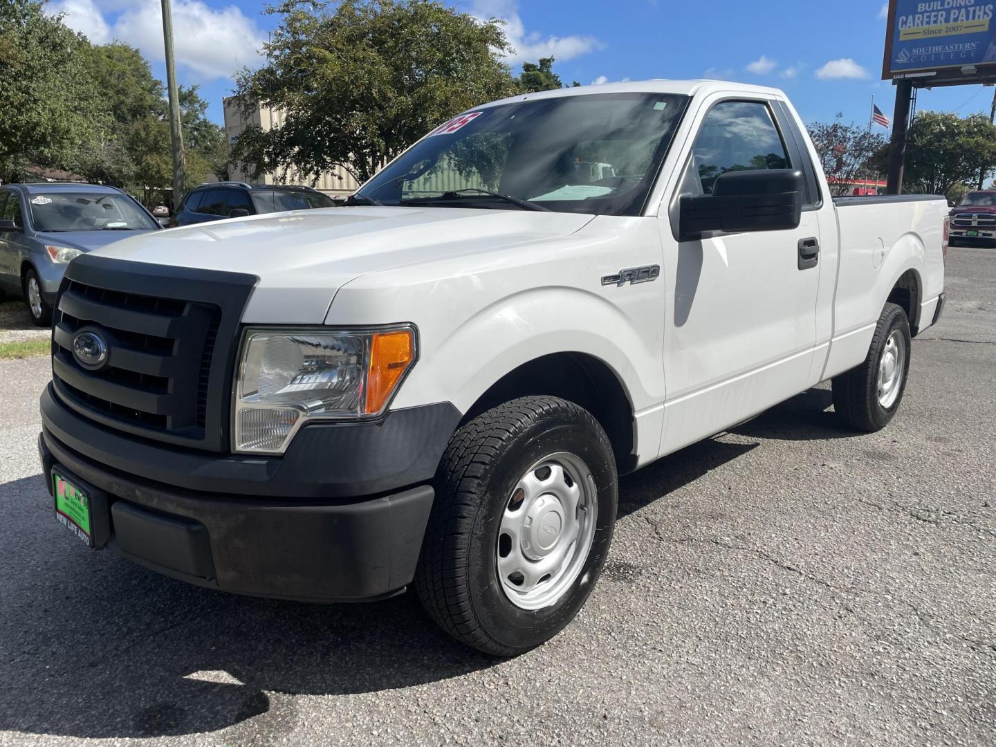 2012 WHITE FORD F-150 XL (1FTMF1CM5CF) with an 3.7L engine, Automatic transmission, located at 5103 Dorchester Rd., Charleston, SC, 29418-5607, (843) 767-1122, 36.245171, -115.228050 - Easy to Clean Vinyl Interior, Cold A/C, AM/FM, Manual Roll Down Windows...VINTAGE!? Bed Liner, Tow Package. Local Trade-in!! 282k miles Located at New Life Auto Sales! 2023 WINNER for Post & Courier's Charleston's Choice Pre-owned Car Dealer AND 2018-2024 Top 5 Finalist for Charleston City Paper's - Photo#2