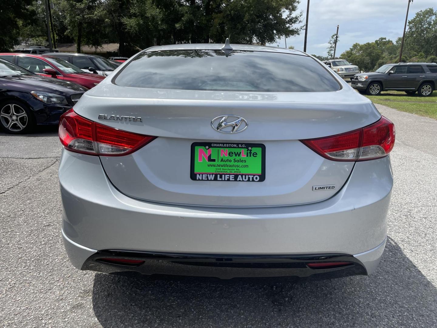 2013 SILVER HYUNDAI ELANTRA GLS (5NPDH4AE2DH) with an 1.8L engine, 6-Speed Manual transmission, located at 5103 Dorchester Rd., Charleston, SC, 29418-5607, (843) 767-1122, 36.245171, -115.228050 - Photo#4