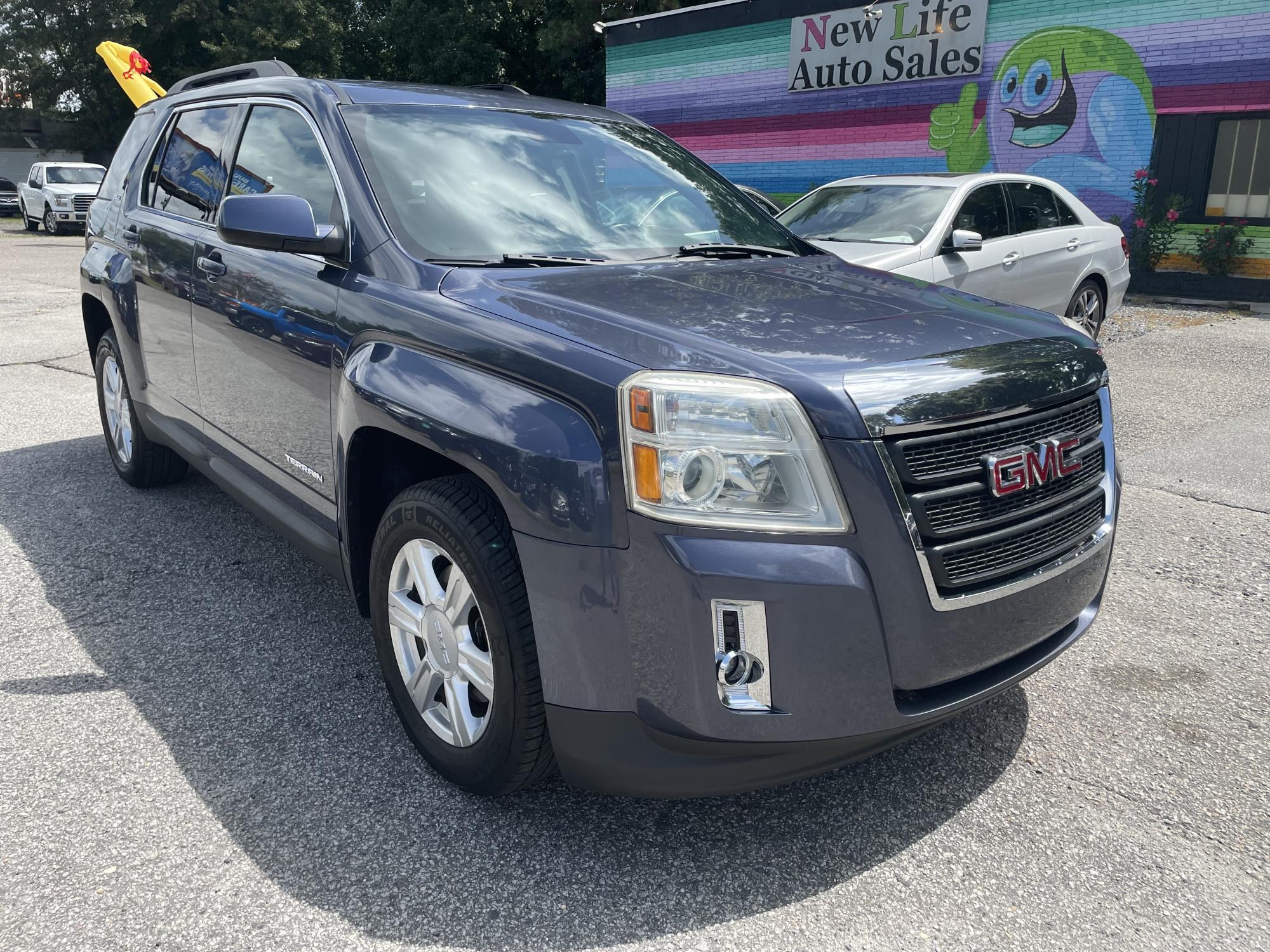 photo of 2014 GMC TERRAIN SLE-2  - Comfortable Highway Ride! Premium Interior!!