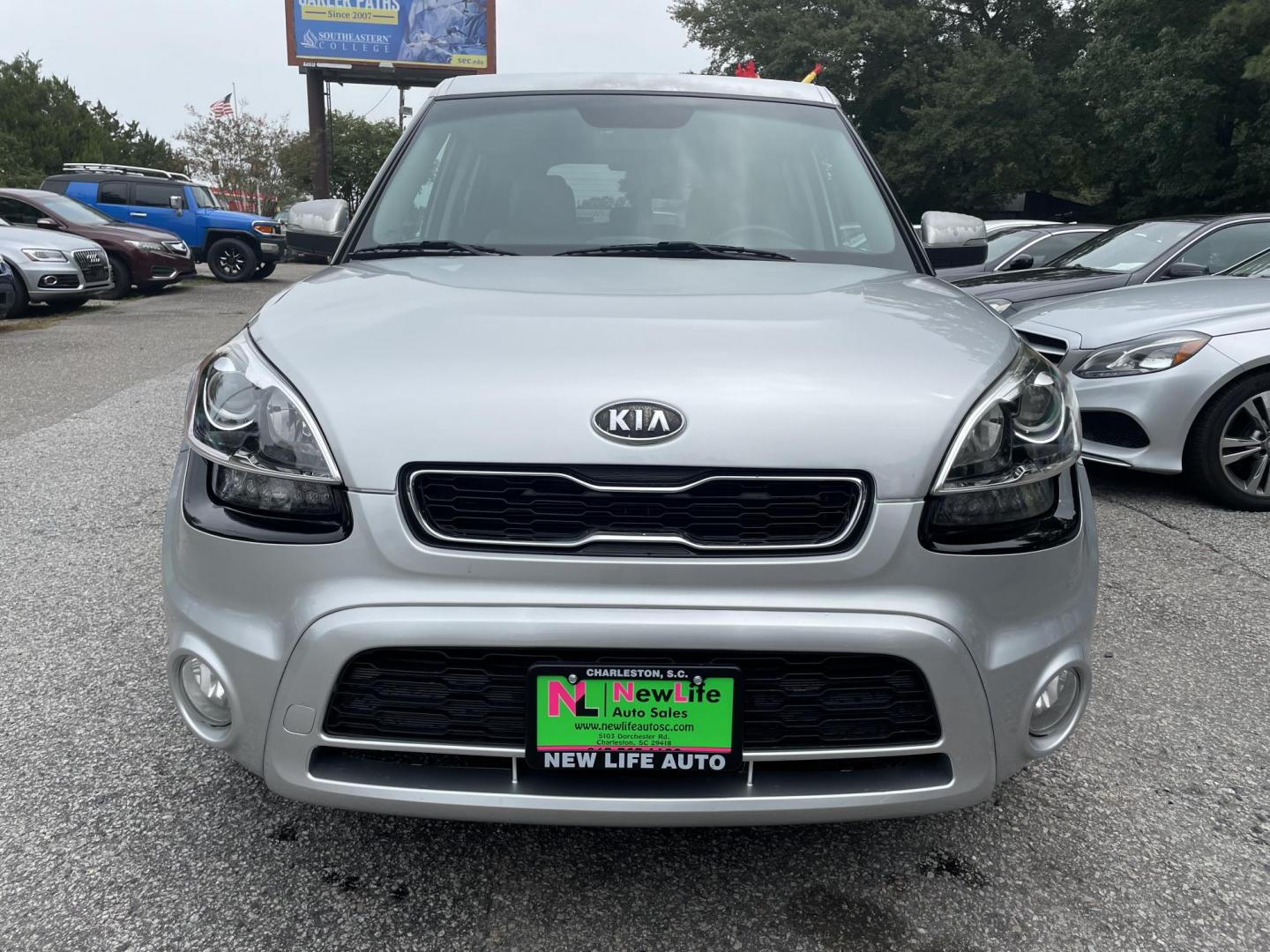 2012 SILVER KIA SOUL ! (KNDJT2A61C7) with an 2.0L engine, Automatic transmission, located at 5103 Dorchester Rd., Charleston, SC, 29418-5607, (843) 767-1122, 36.245171, -115.228050 - Leather, Sunroof, Navigation, Backup Camera, CD/AUX/Sat/Bluetooth, Sound-Reactive Mood Lighting, Power Windows, Power Locks, Power Mirrors, Heated Seats, Push Button Start, Keyless Entry, Alloy Wheels. 131k miles Located at New Life Auto Sales! 2023 WINNER for Post & Courier's Charleston's Choice - Photo#1